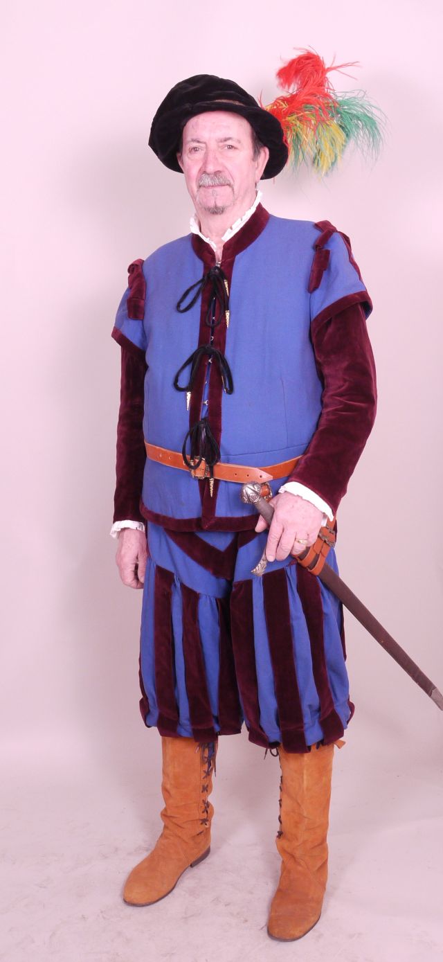 Capitano Generale delle Artiglierie (Costume maschile del Corteo Storico della Repubblica Fiorentina / Capitano Generale delle Artiglierie, Costume realizzato per fini di rievocazione storica, ABBIGLIAMENTO E ORNAMENTI DEL CORPO/ VESTIMENTI) - manifattura toscana
