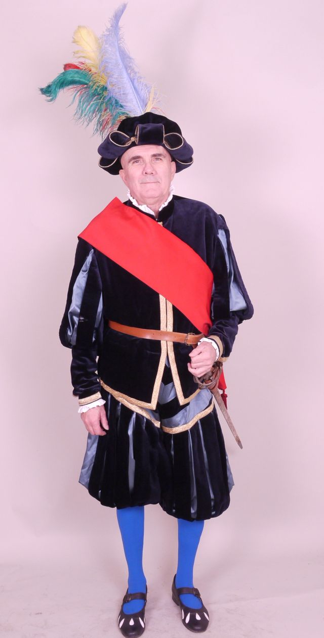 Trombetta (Costume maschile del Corteo Storico della Repubblica Fiorentina / Ufficiale delle Fanterie Azzurro, Costume realizzato per fini di rievocazione storica, ABBIGLIAMENTO E ORNAMENTI DEL CORPO/ VESTIMENTI) di Sartoria Monaco (laboratorio)