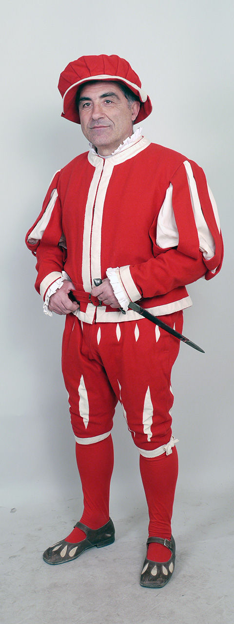 Nunzio (Costume maschile del Corteo Storico della Repubblica Fiorentina del Calcio Storico/ Nunzio del Proconsolo, Costume confezionato per fini di rievocazione storica, ABBIGLIAMENTO E ORNAMENTI DEL CORPO/ VESTIMENTI) di Sartoria Monaco (laboratorio)