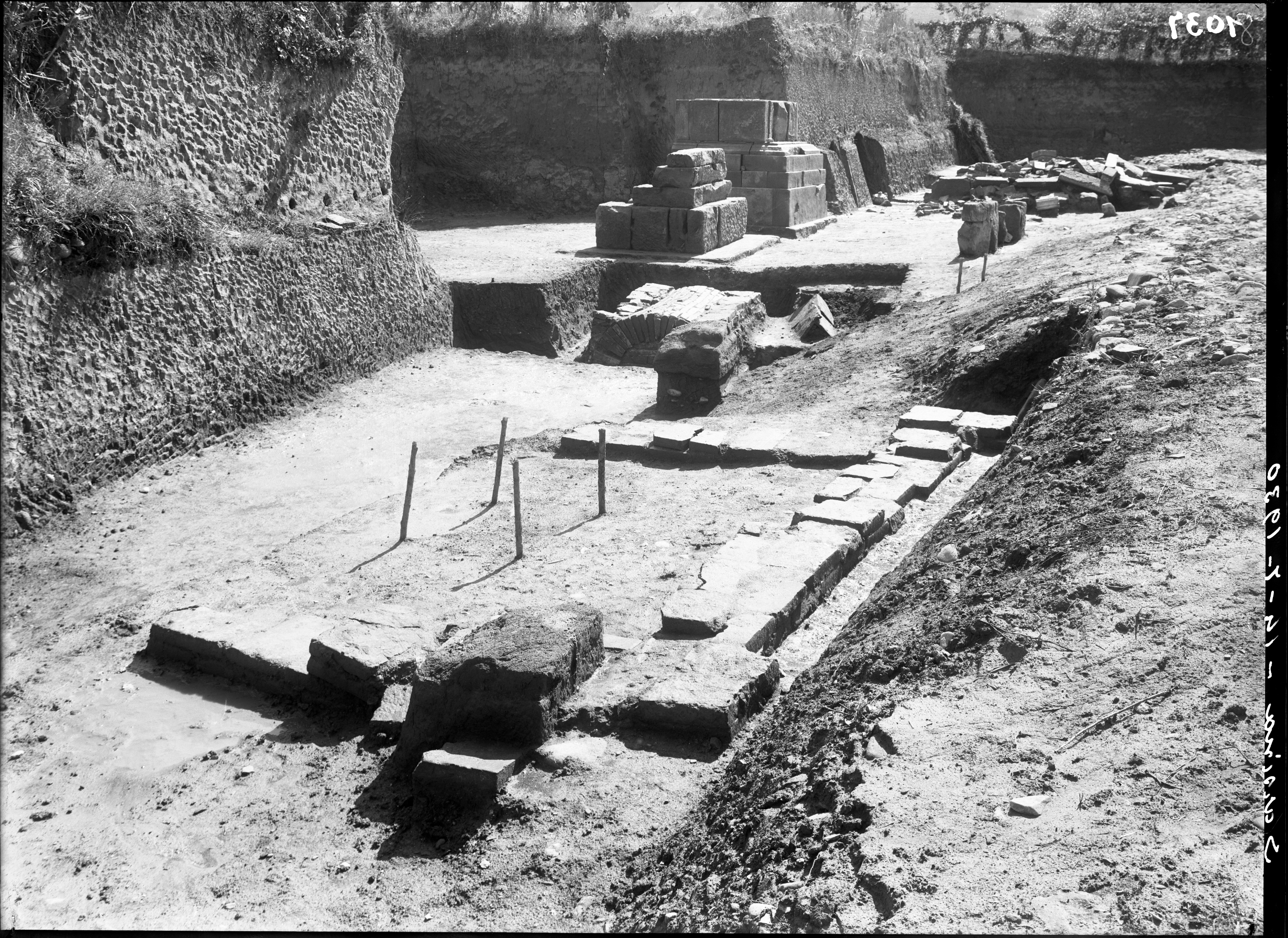 Sarsina. Scavi (lastra) di Anonimo (prima metà XX)