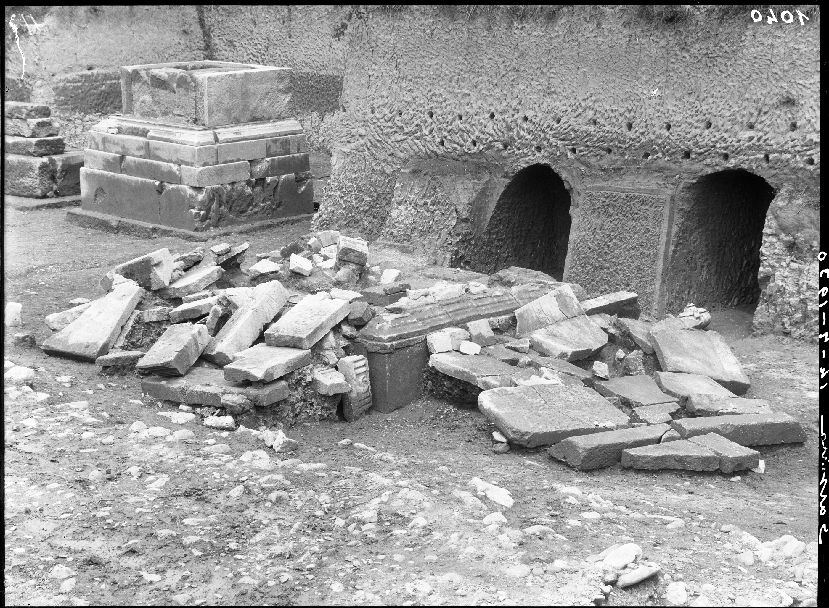 Sarsina. Scavi (lastra) di Anonimo (prima metà XX)