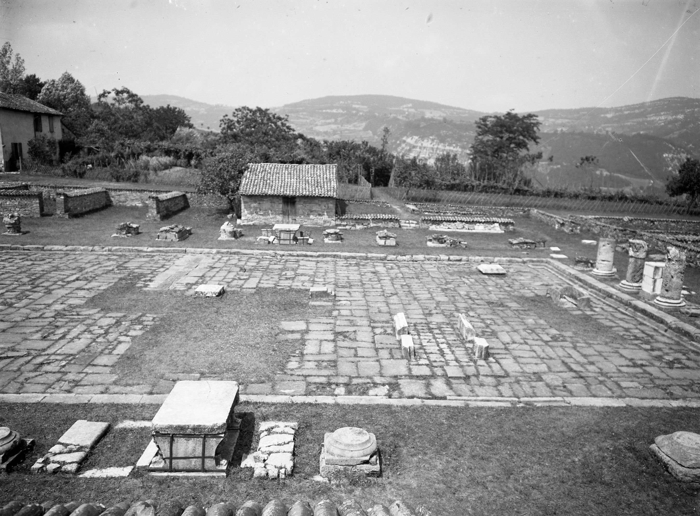 Velleia (lastra) di Anonimo (prima metà XX)