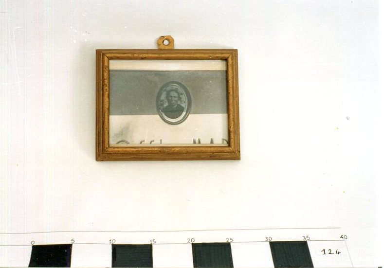 Fotografia incorniciata, ARREDI E SUPPELLETTILI/ CONTENITORI, RECIPIENTI E OGGETTI DI USO DOMESTICO