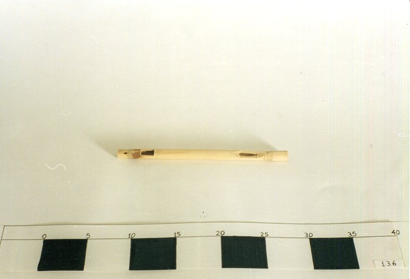 trombetta de canna, trombetta (Mirliton tubolare, membranofono, STRUMENTI E ACCESSORI/ MUSICALI) di Cipolla, Napoleone