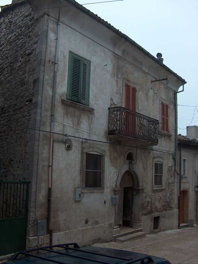 palazzo, gentilizio - Campolieto (CB) 