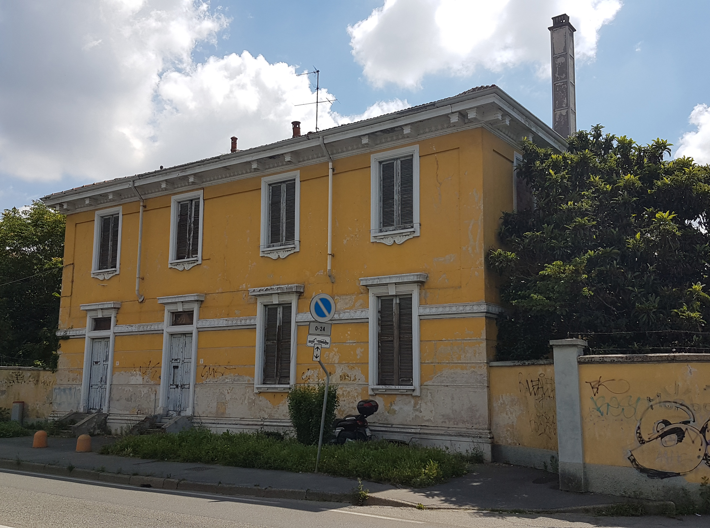 Edificio Eclettico (Ex Uffici deposito linea tramviaria Milano-Abbiategrasso) (palazzina, per uffici) - Corsico (MI)  (XIX)