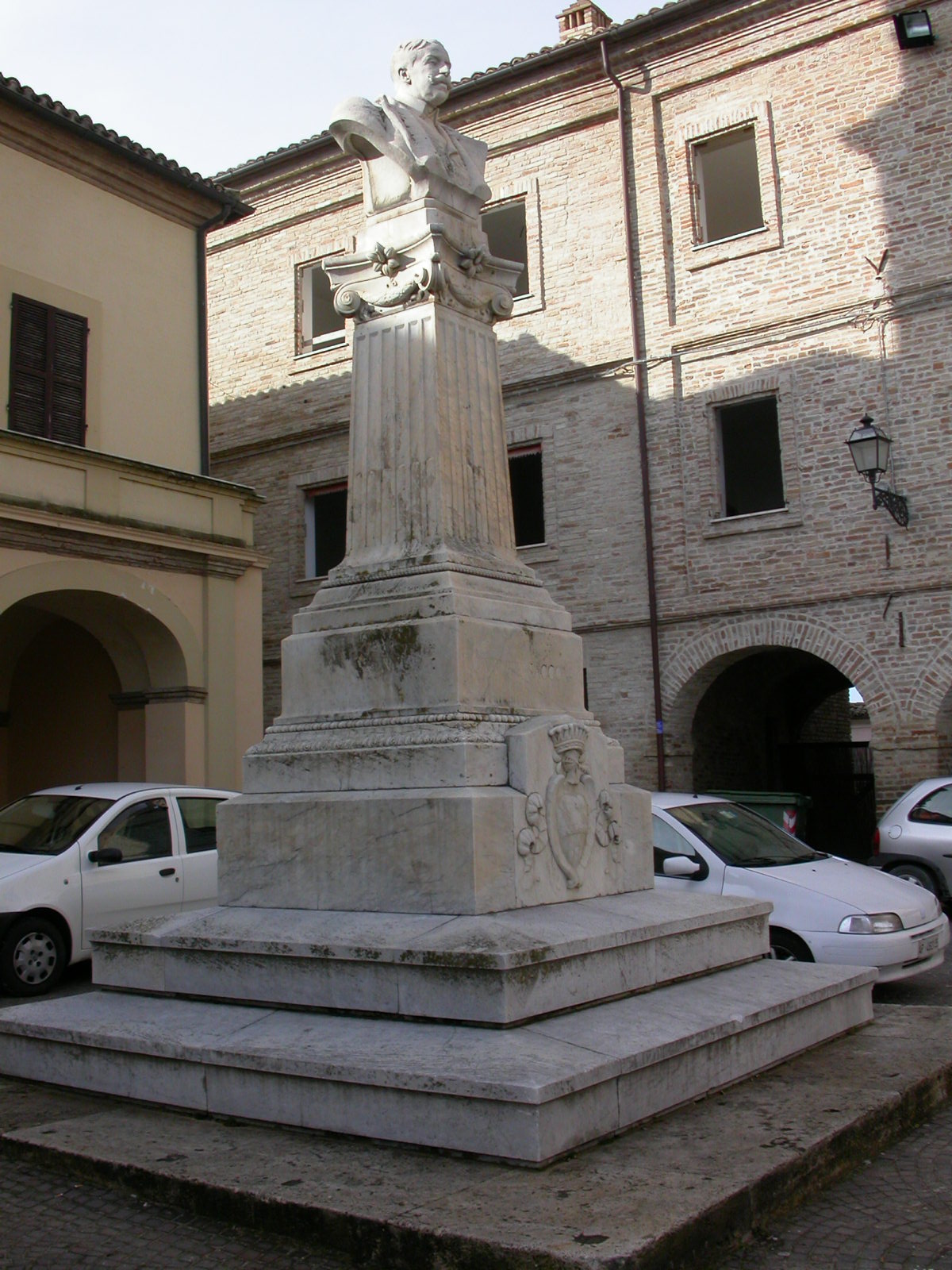 Monumento a Giuseppe Sacconi (monumento) - Montalto delle Marche (AP) 