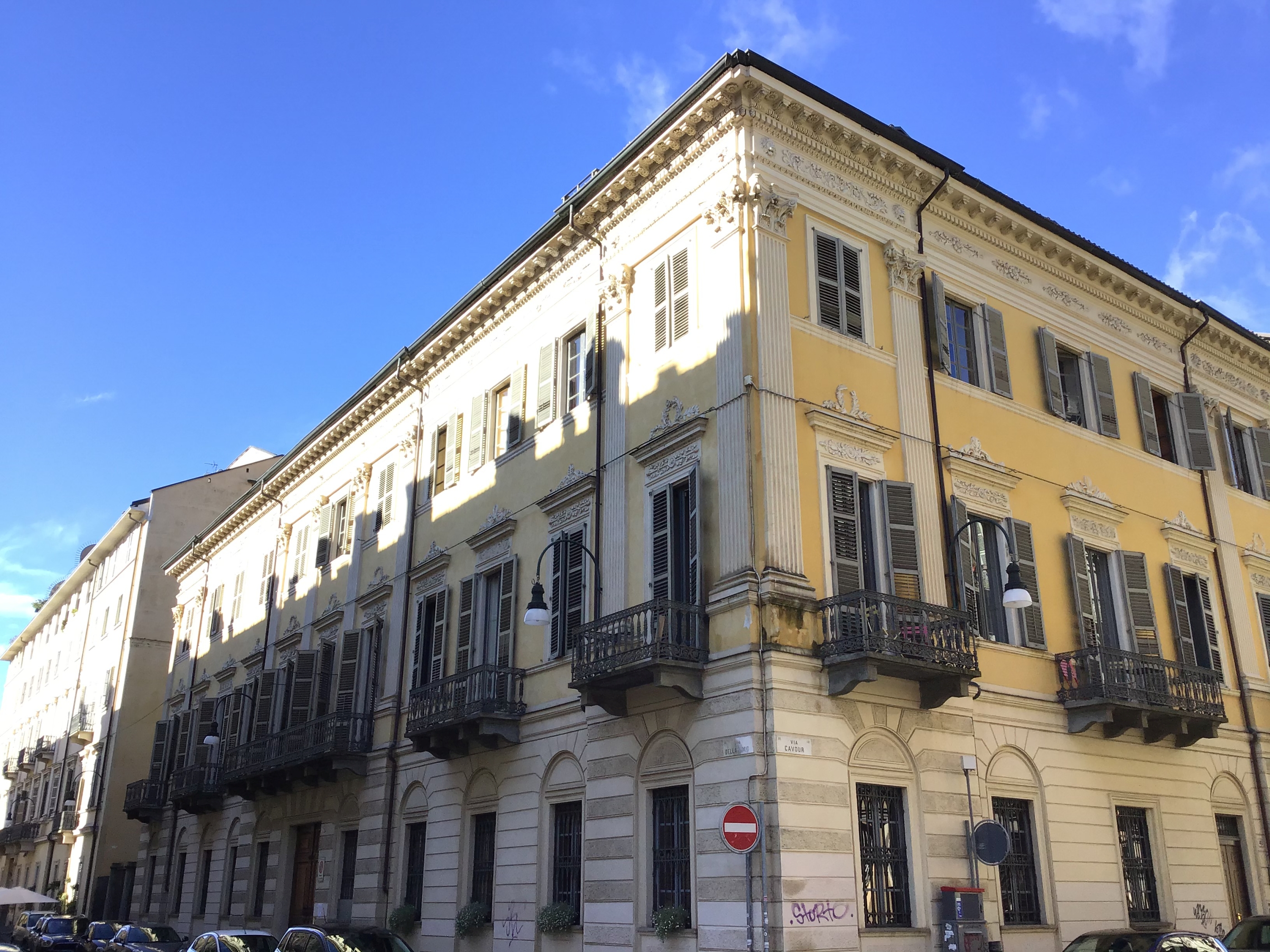 [Palazzo privato in via della Rocca, 20] (palazzo, privato) - Torino (TO) 