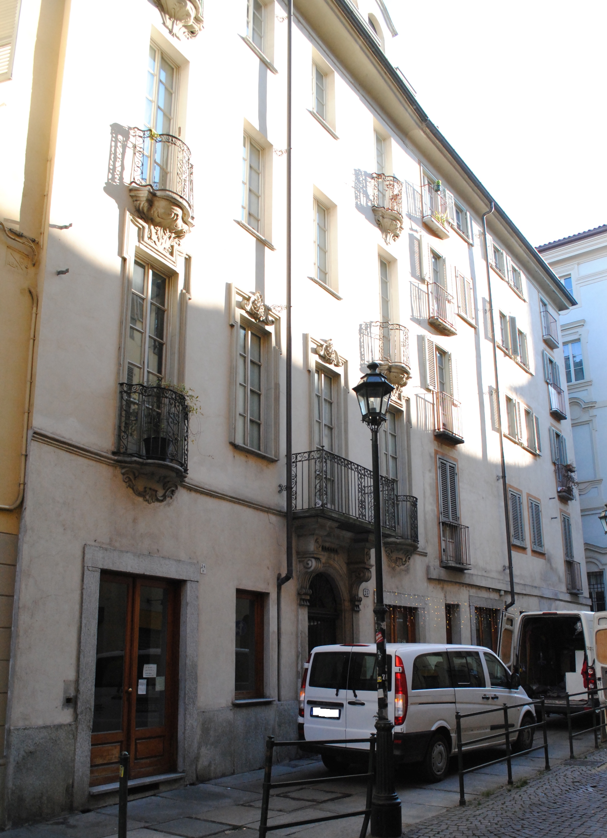[Casa privata in Via delle Orfane, 24] (casa, privata) - Torino (TO) 