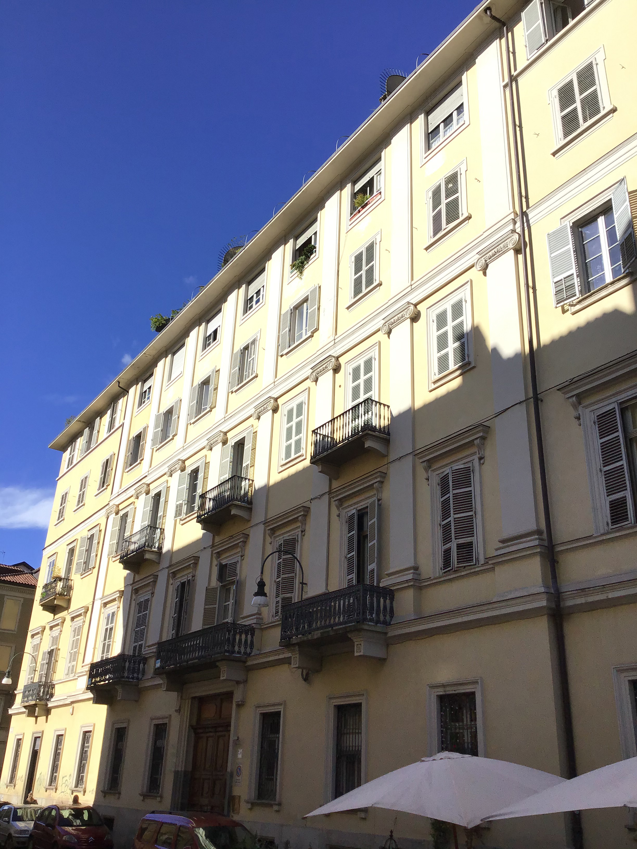 [Palazzo privato in via della Rocca, 22] (palazzo, privato) - Torino (TO) 
