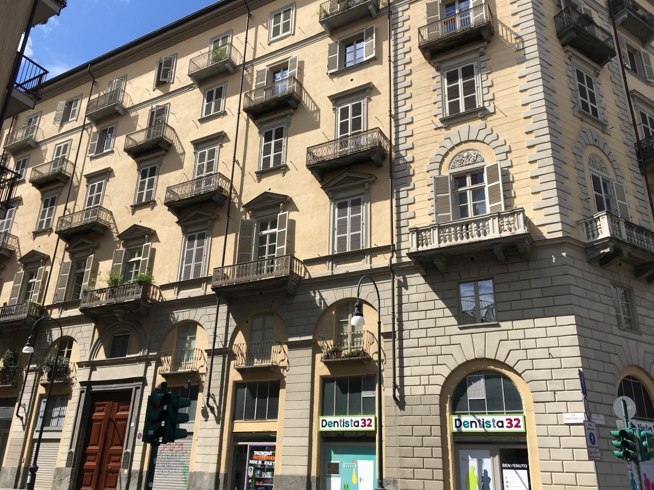 [Casa privata in via Montebello, 21] (casa, privata) - Torino (TO) 