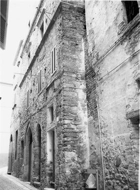 Casa del sec. XII (casa, a schiera) - Montedinove (AP) 