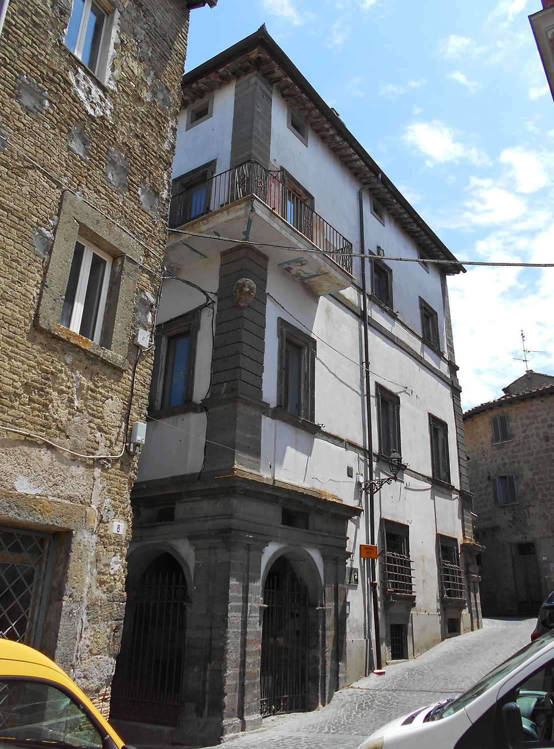 Palazzo Galli (palazzo, privato) - Campagnano di Roma (RM)  (XVI)