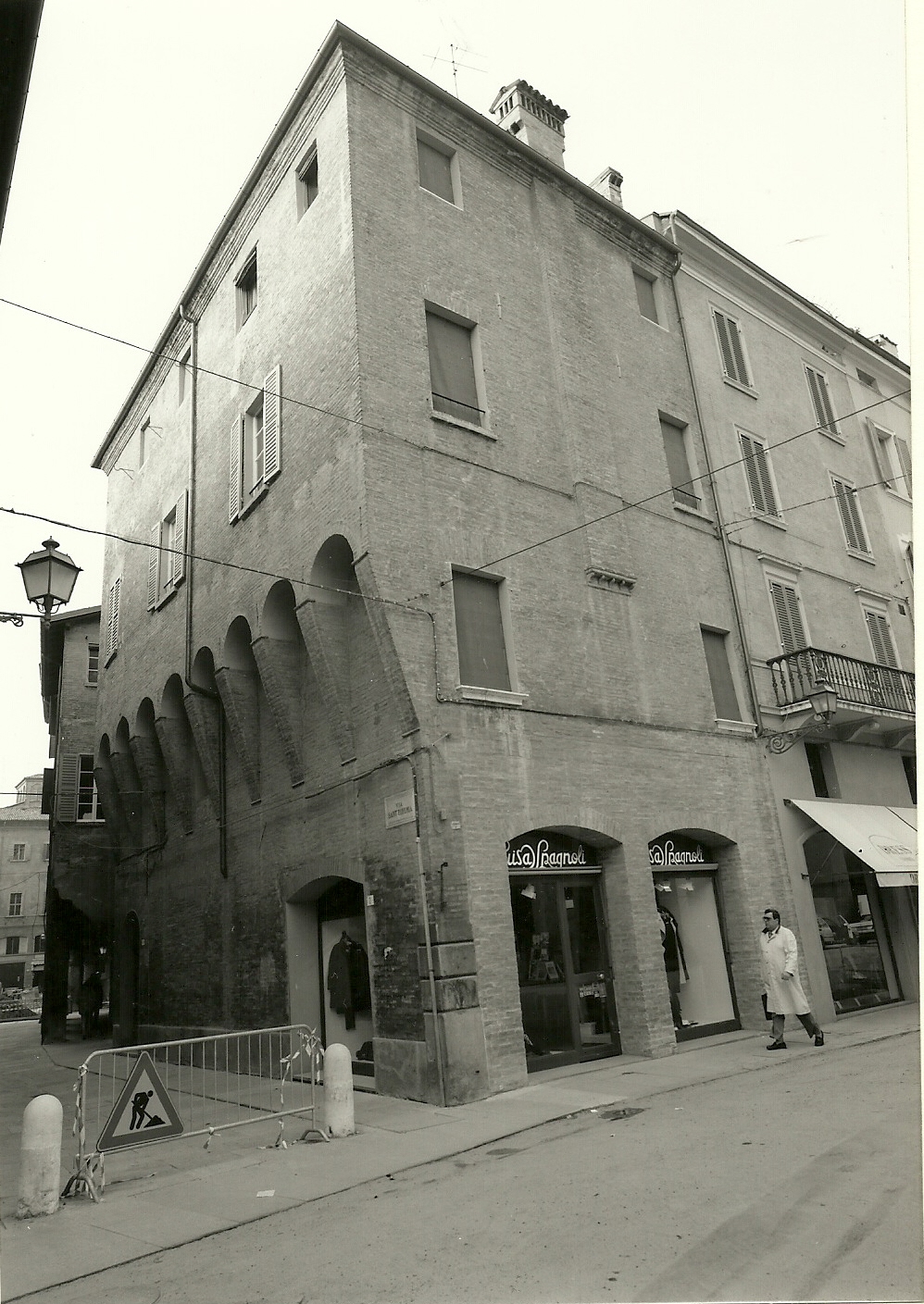 Casa del Curato (casa, parrocchiale) - Modena (MO)  (sec. XVIII, seconda metà)