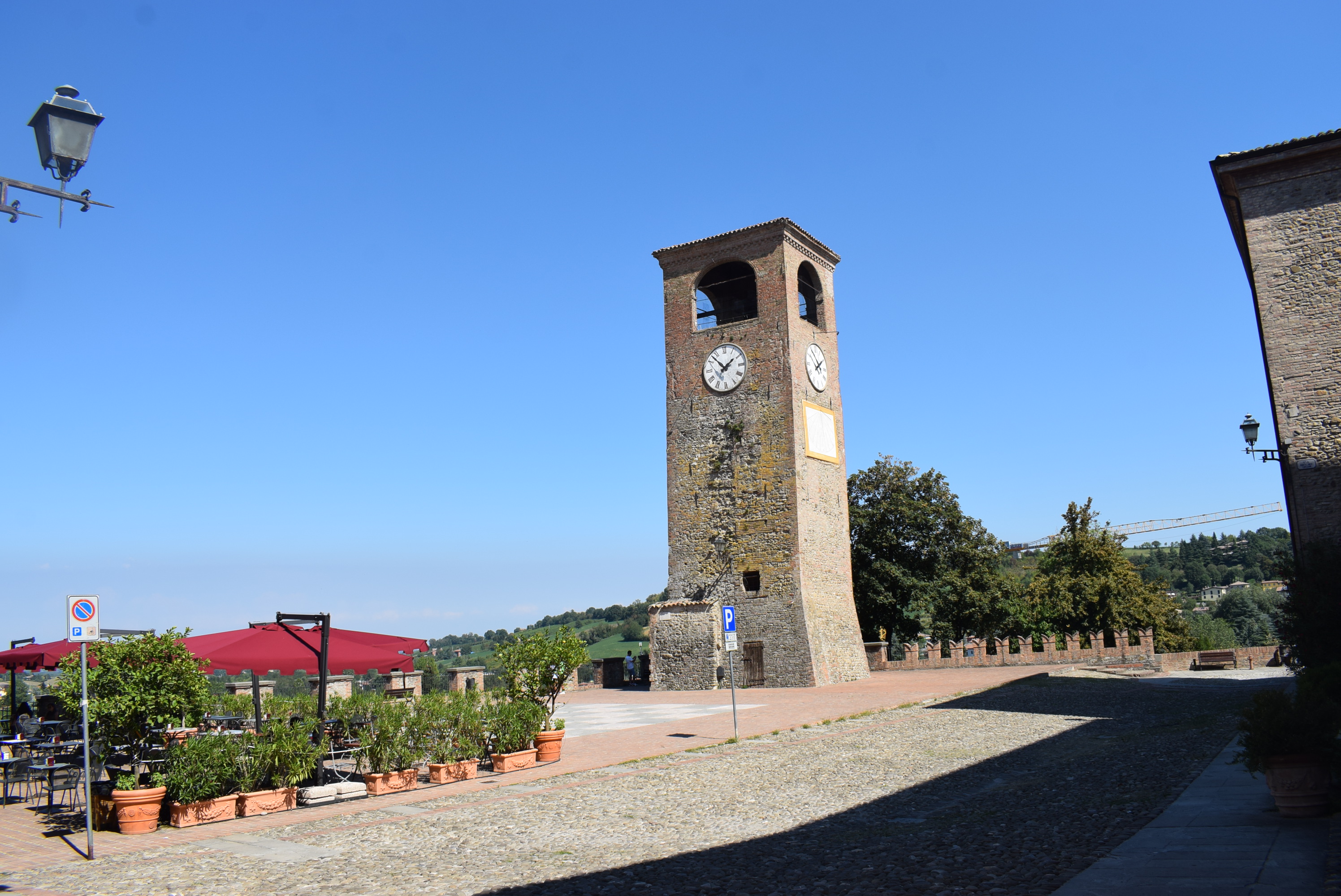 Torre dell'orologio (torre, di guardia) - Castelvetro di Modena (MO) 