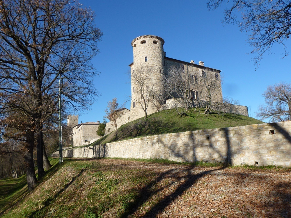 castello di Viano (castello) - Viano (RE)  (XIV)