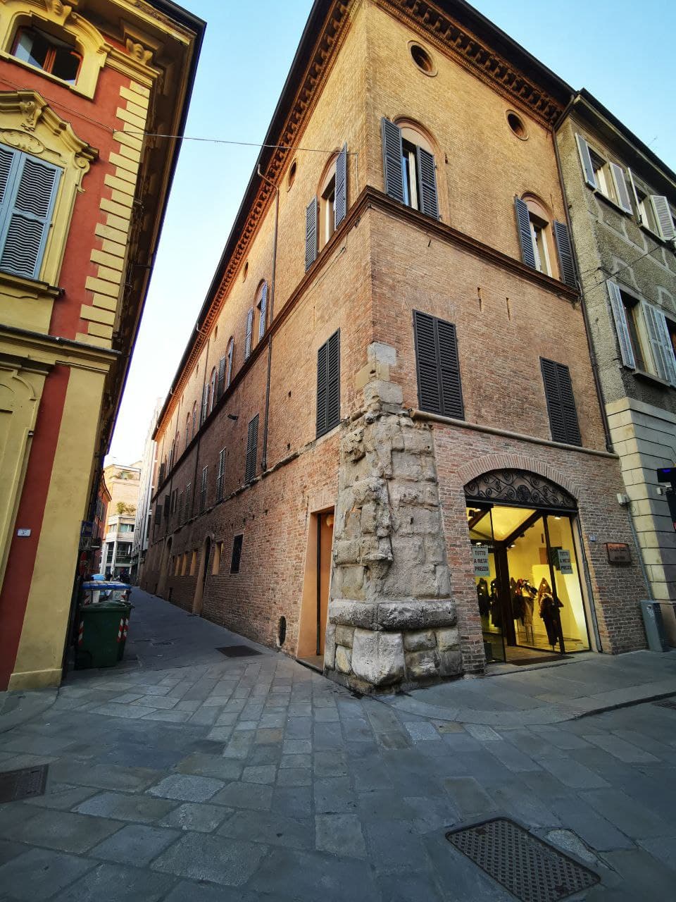 Palazzo Linari (palazzo, nobiliare) - Reggio nell'Emilia (RE) 