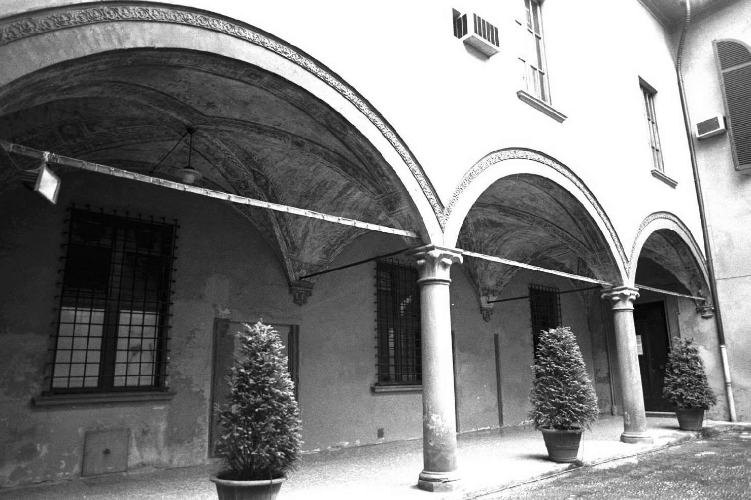 Palazzo Malvezzi Lupari (palazzo, gentilizio) - Bologna (BO)  <br>Condizioni d'uso: <a class='link-esterno' href='https://docs.italia.it/italia/icdp/icdp-pnd-circolazione-riuso-docs/it/v1.0-giugno-2022/testo-etichetta-BCS.html' target='_bcs'>Beni Culturali Standard (BCS)</a>