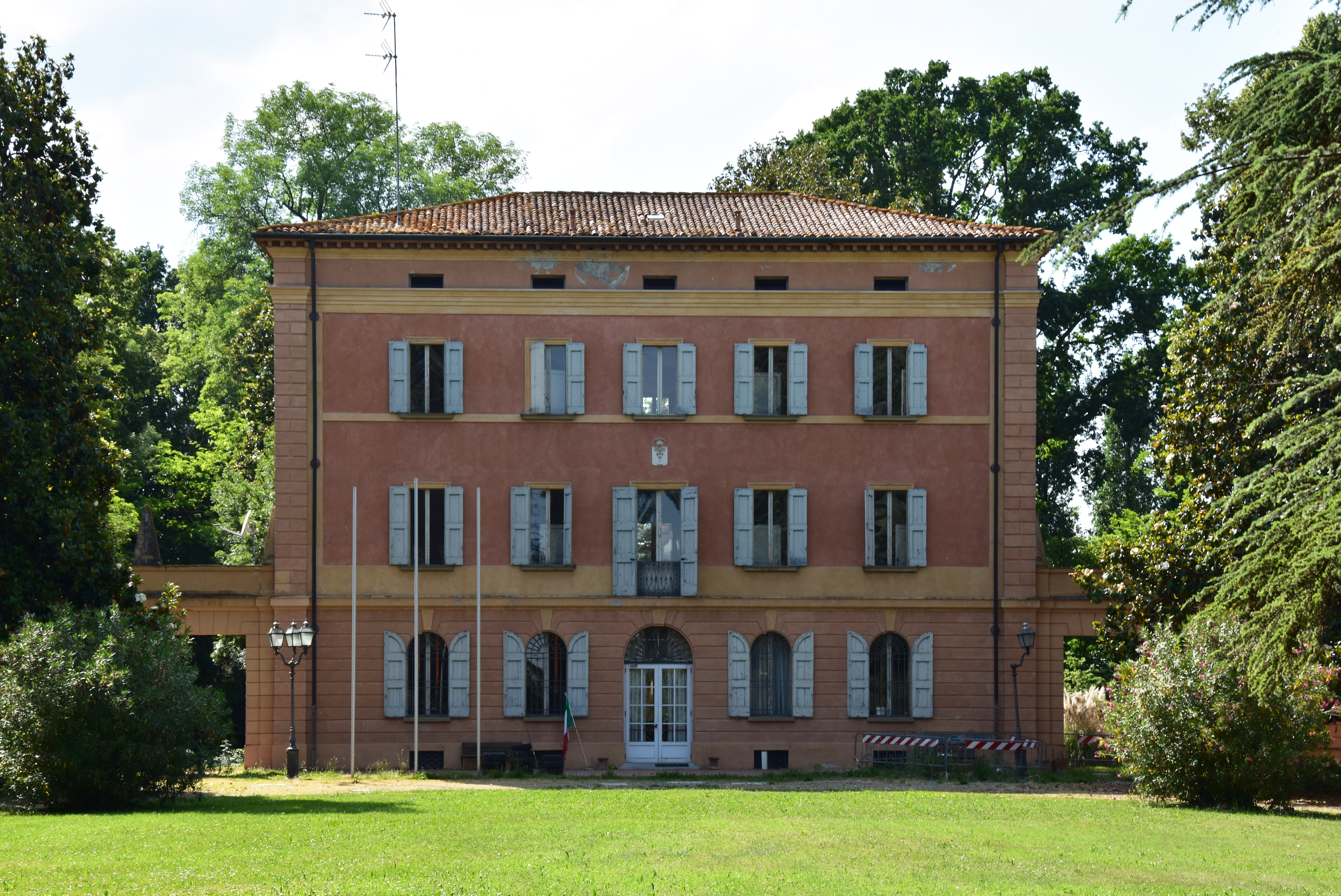 Villa Salina Malpighi (villa) - Castel Maggiore (BO)  <br>Condizioni d'uso: <a class='link-esterno' href='https://docs.italia.it/italia/icdp/icdp-pnd-circolazione-riuso-docs/it/v1.0-giugno-2022/testo-etichetta-BCS.html' target='_bcs'>Beni Culturali Standard (BCS)</a>