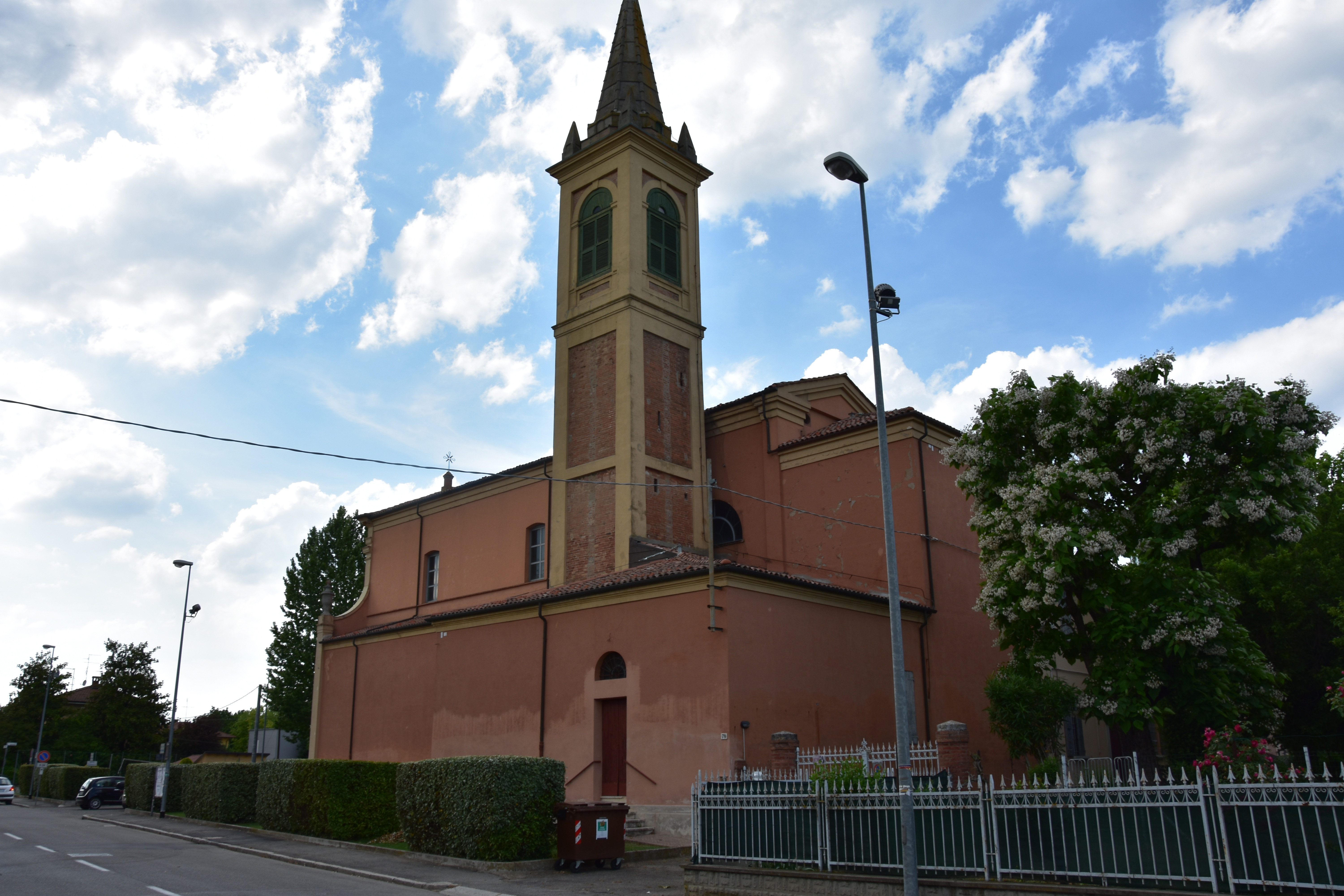 Chiesa di Sant'Andrea Apostolo (chiesa, parrocchiale) - Castel Maggiore (BO)  <br>Condizioni d'uso: <a class='link-esterno' href='https://docs.italia.it/italia/icdp/icdp-pnd-circolazione-riuso-docs/it/v1.0-giugno-2022/testo-etichetta-BCS.html' target='_bcs'>Beni Culturali Standard (BCS)</a>