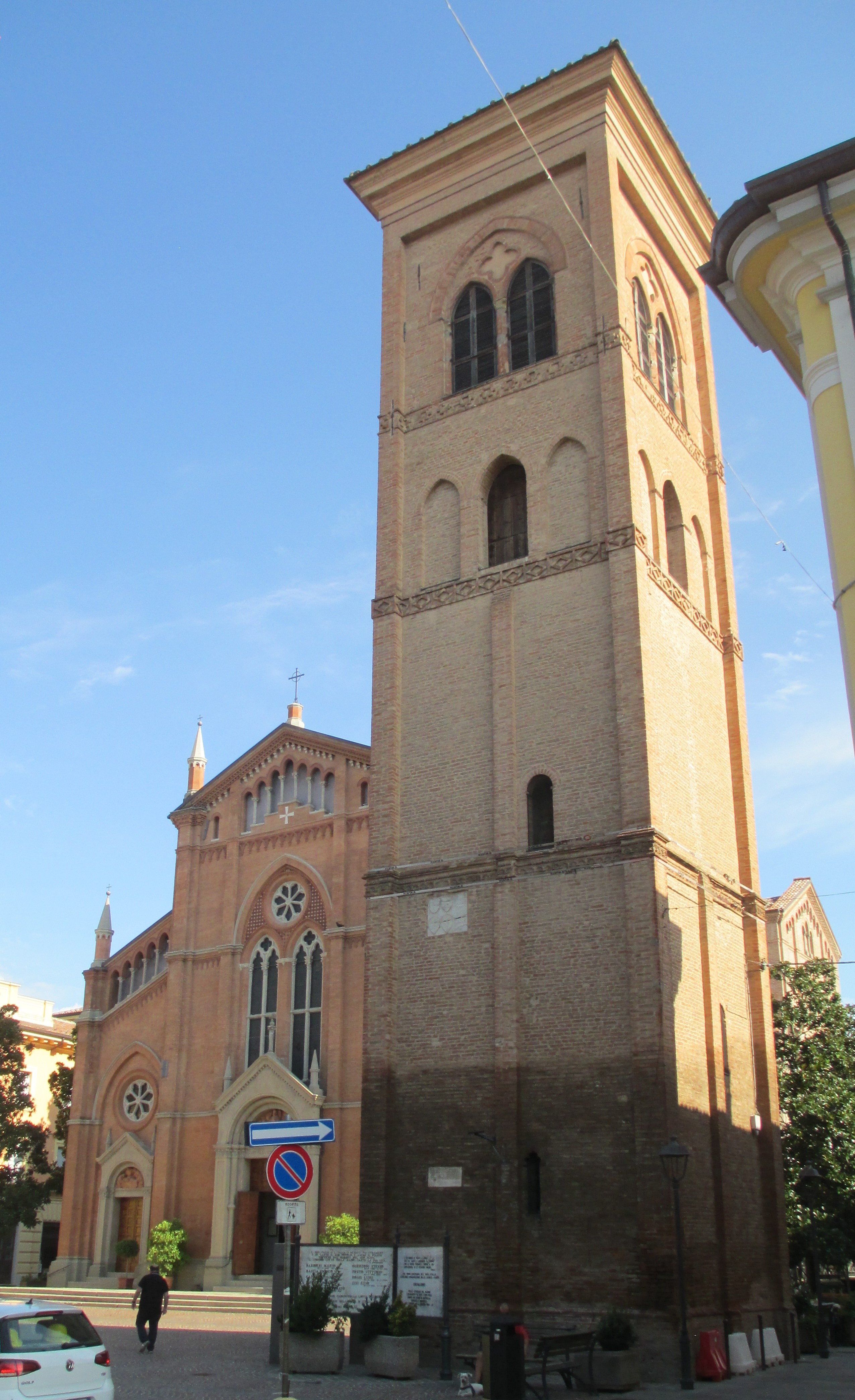 Campanile della Chiesa di S. Silvestro Papa (campanile) - Crevalcore (BO) 