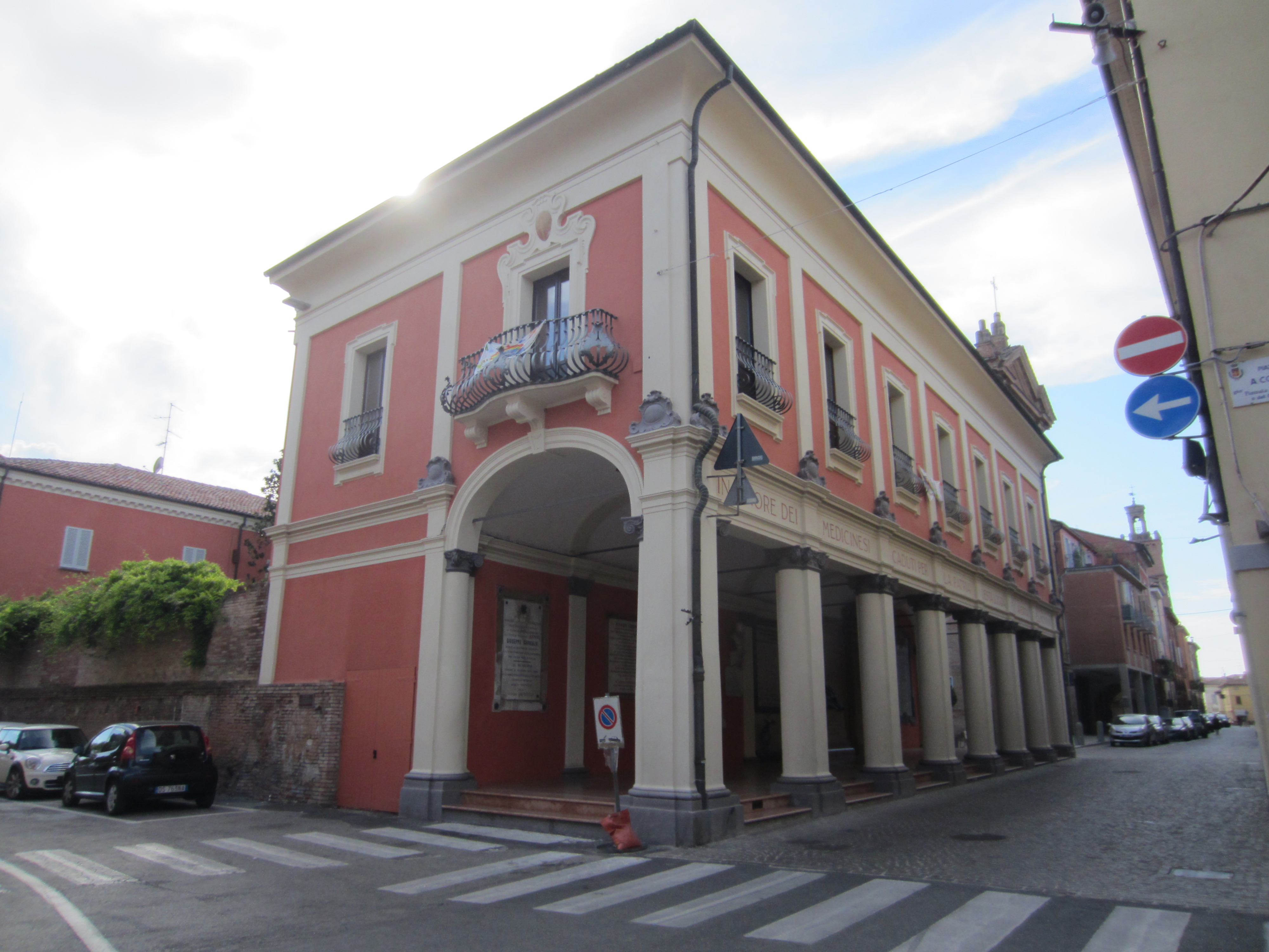 Palazzo Comunale (convento) - Medicina (BO)  <br>Condizioni d'uso: <a class='link-esterno' href='https://docs.italia.it/italia/icdp/icdp-pnd-circolazione-riuso-docs/it/v1.0-giugno-2022/testo-etichetta-BCS.html' target='_bcs'>Beni Culturali Standard (BCS)</a>