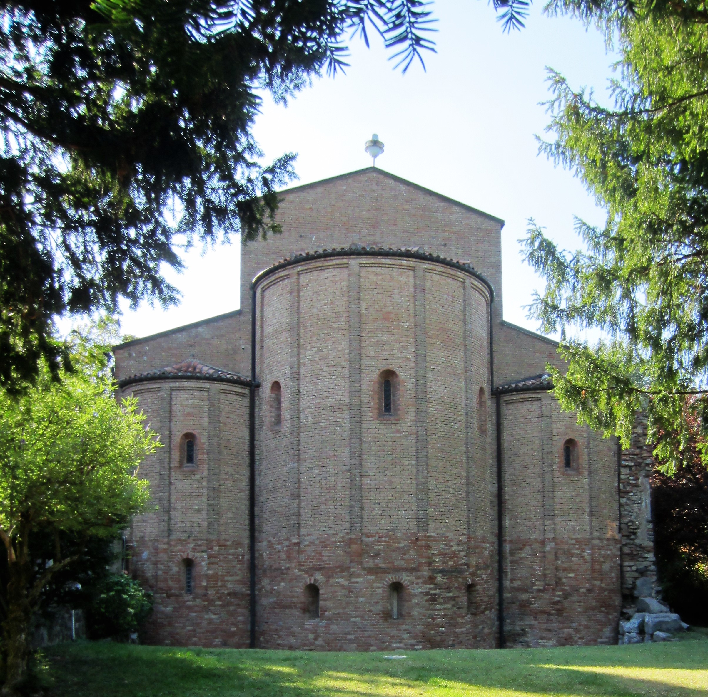 Chiesa di San Lorenzo di Varignana (chiesa, parrocchiale) - Castel San Pietro Terme (BO)  <br>Condizioni d'uso: <a class='link-esterno' href='https://docs.italia.it/italia/icdp/icdp-pnd-circolazione-riuso-docs/it/v1.0-giugno-2022/testo-etichetta-BCS.html' target='_bcs'>Beni Culturali Standard (BCS)</a>