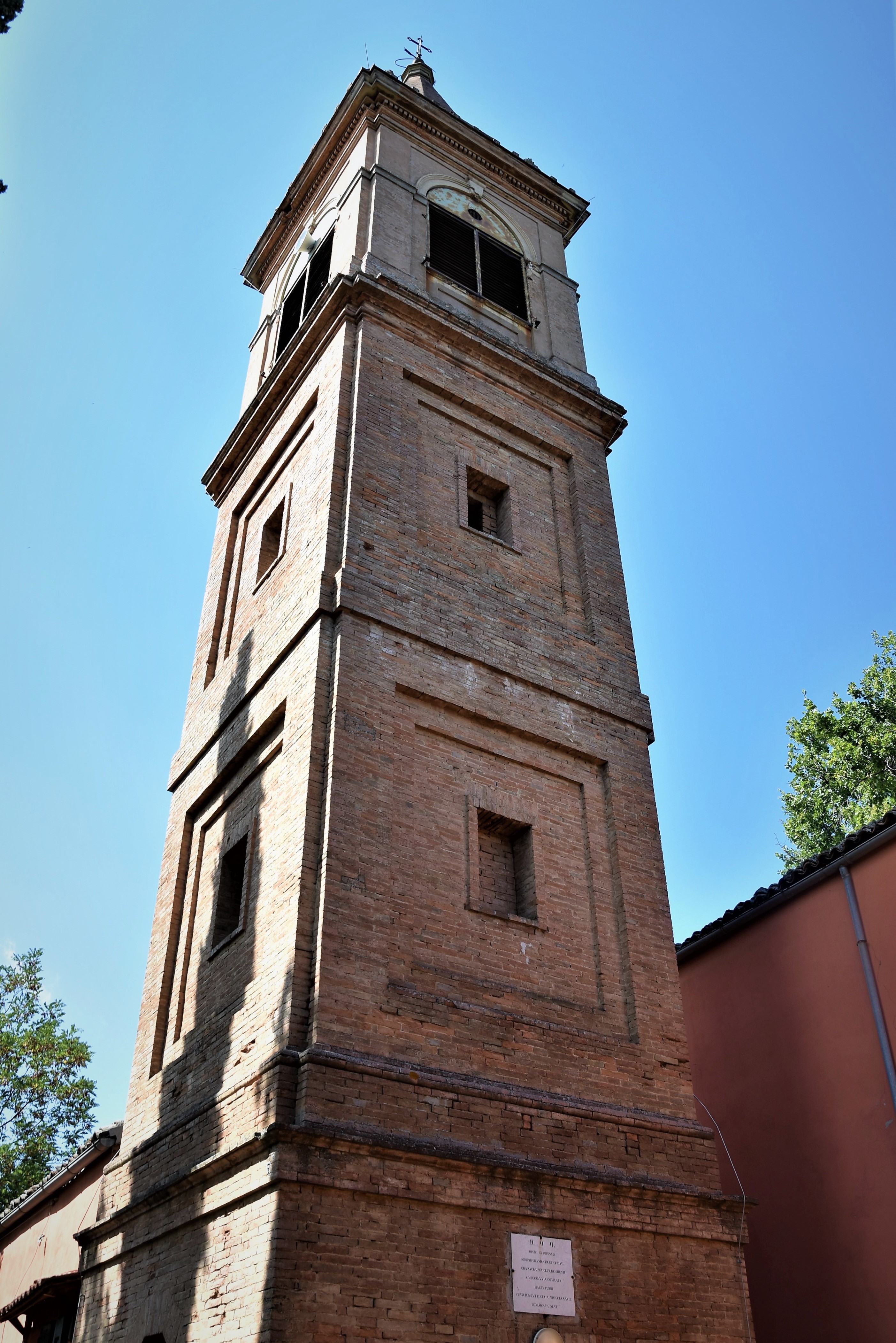 Campanile della Chiesa di San Michele Arcangelo di Tiola (campanile) - Valsamoggia (BO) 