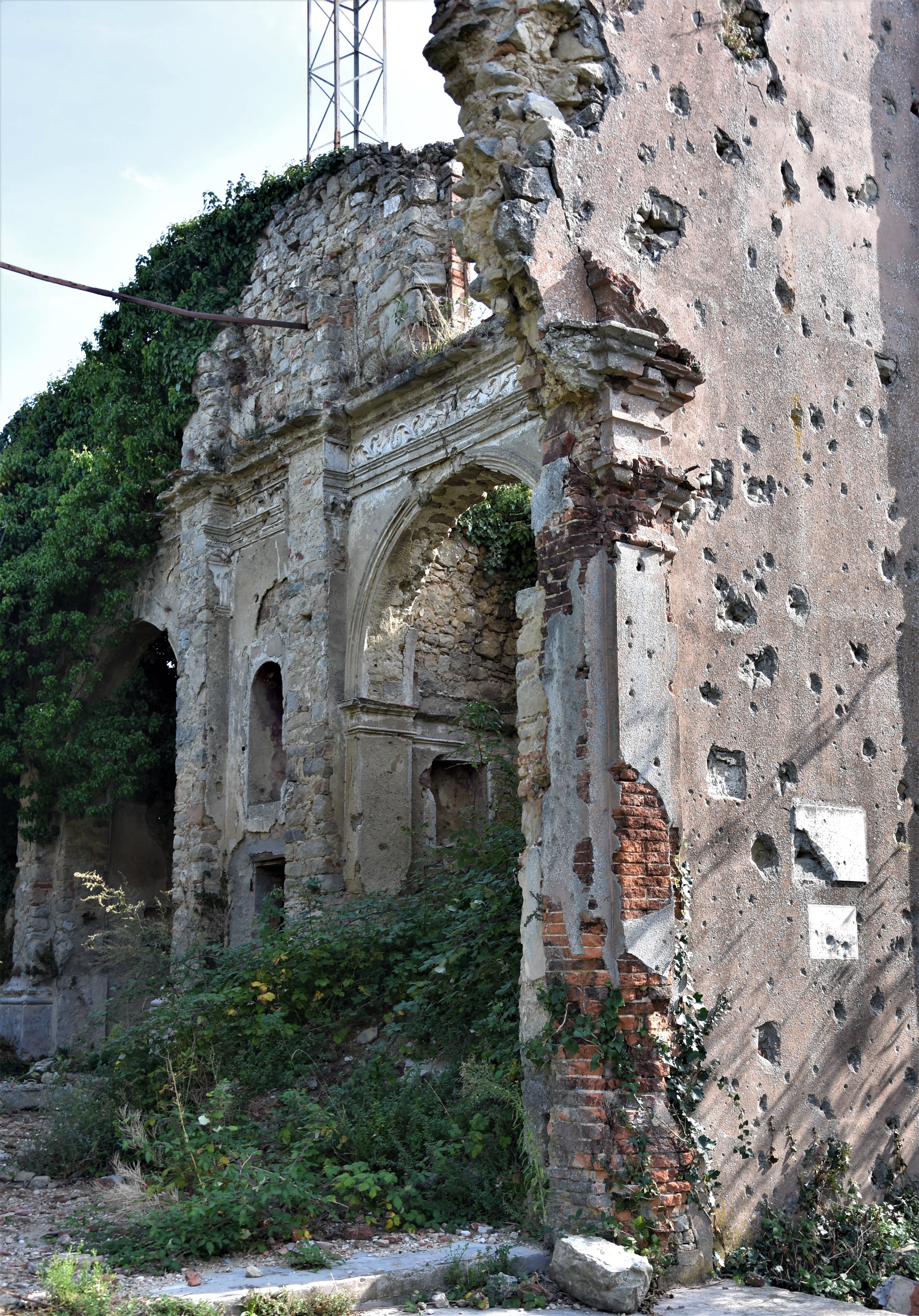 Ruderi della Chiesa di San Martino di Monte Calderaro, Ex (ruderi) - Castel San Pietro Terme (BO) 