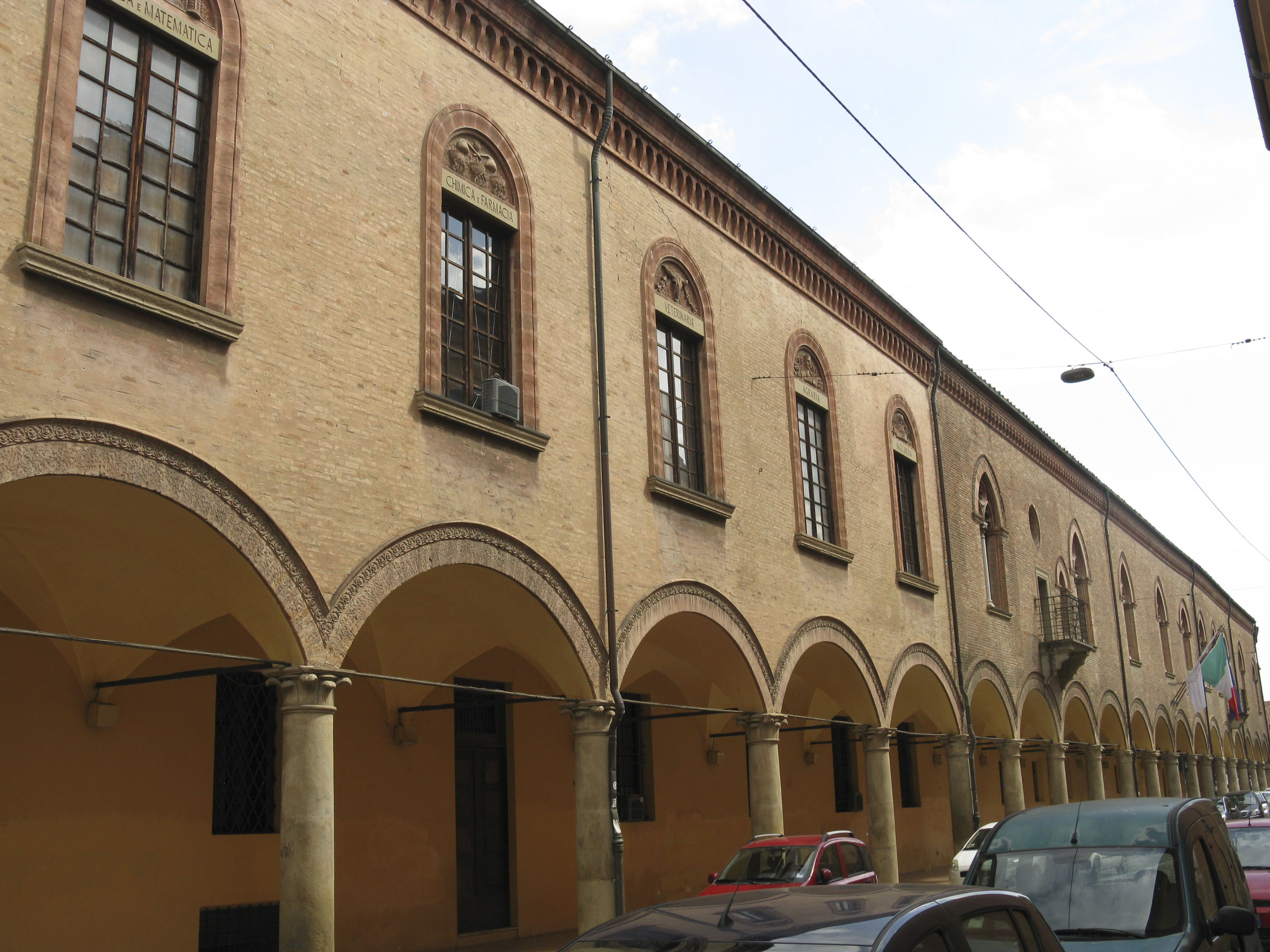 Palazzo Malvezzi Lupari (palazzo, gentilizio) - Bologna (BO)  <br>Condizioni d'uso: <a class='link-esterno' href='https://docs.italia.it/italia/icdp/icdp-pnd-circolazione-riuso-docs/it/v1.0-giugno-2022/testo-etichetta-BCS.html' target='_bcs'>Beni Culturali Standard (BCS)</a>