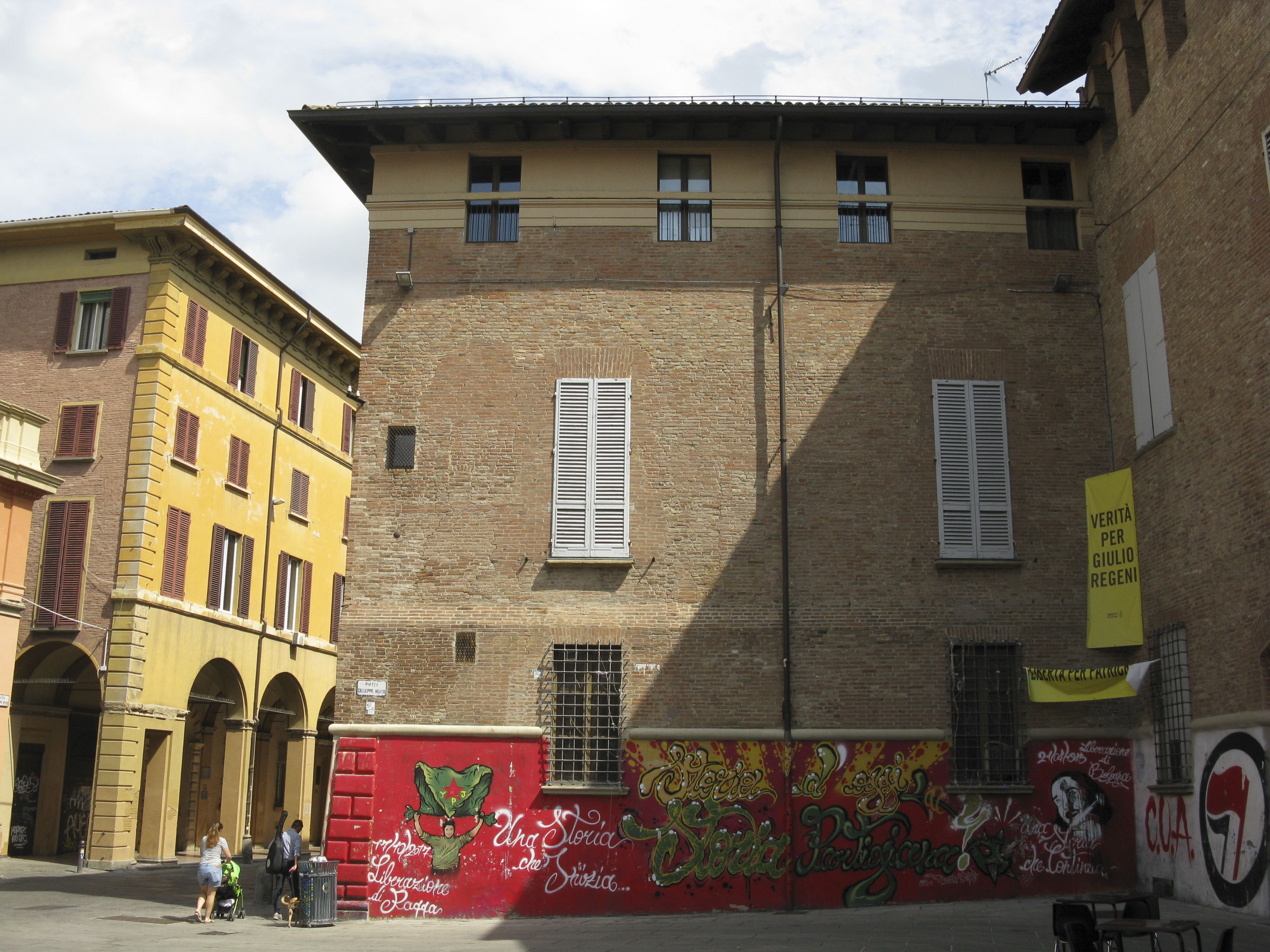 Palazzo Salaroli (palazzo, senatorio) - Bologna (BO)  <br>Condizioni d'uso: <a class='link-esterno' href='https://docs.italia.it/italia/icdp/icdp-pnd-circolazione-riuso-docs/it/v1.0-giugno-2022/testo-etichetta-BCS.html' target='_bcs'>Beni Culturali Standard (BCS)</a>