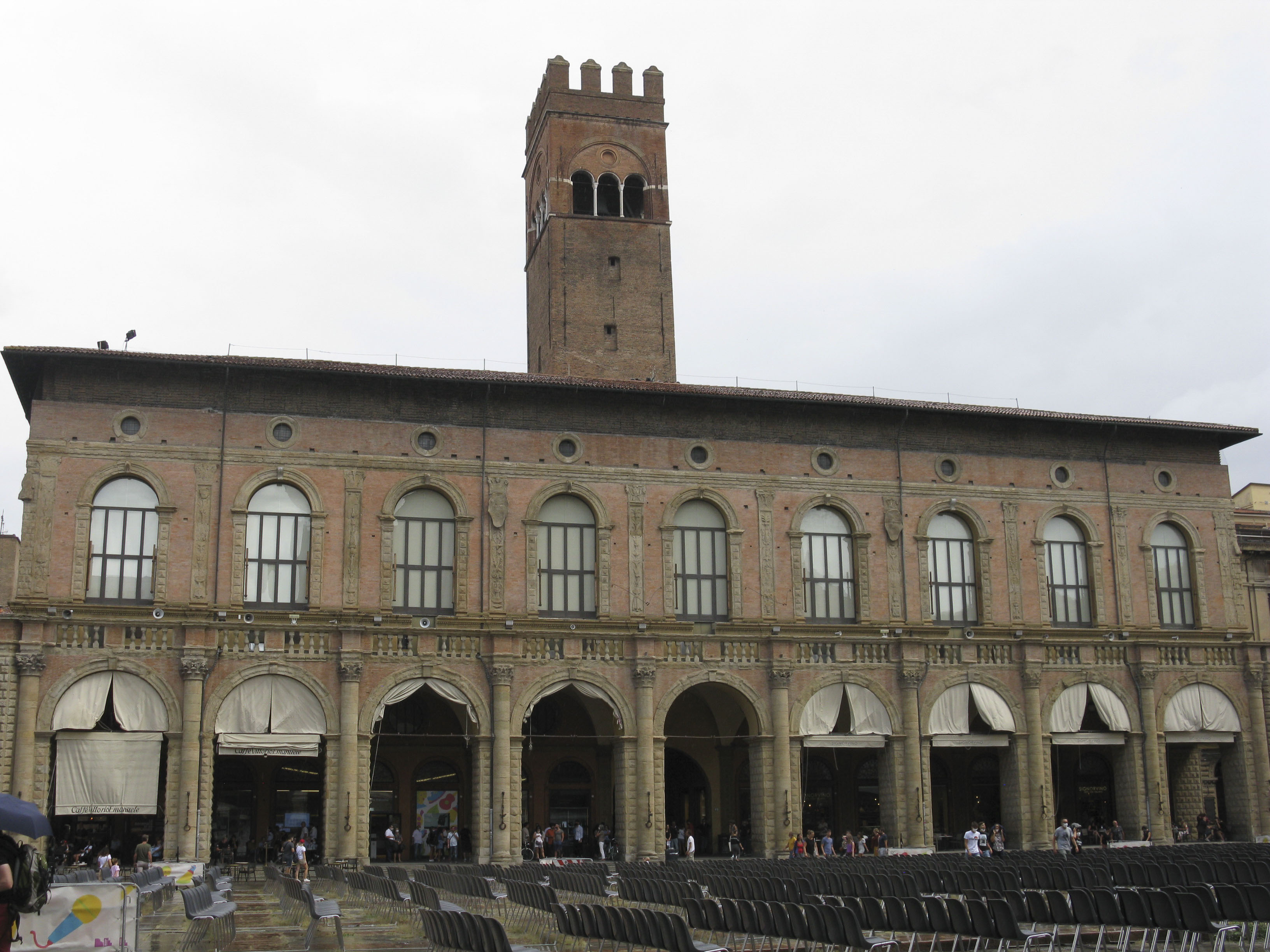 Palazzo del Podestà (palazzo, pubblico) - Bologna (BO)  <br>Condizioni d'uso: <a class='link-esterno' href='https://docs.italia.it/italia/icdp/icdp-pnd-circolazione-riuso-docs/it/v1.0-giugno-2022/testo-etichetta-BCS.html' target='_bcs'>Beni Culturali Standard (BCS)</a>