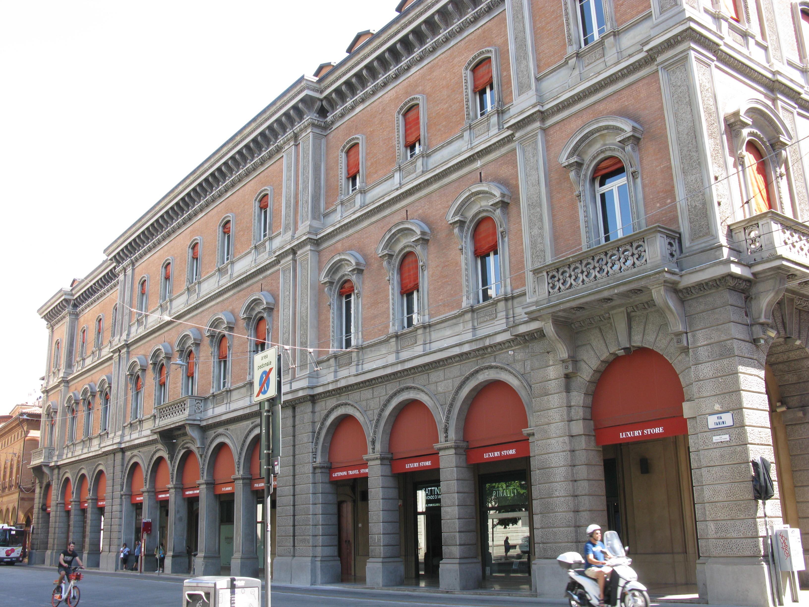 Palazzo Zambeccari (palazzo, senatorio) - Bologna (BO)  <br>Condizioni d'uso: <a class='link-esterno' href='https://docs.italia.it/italia/icdp/icdp-pnd-circolazione-riuso-docs/it/v1.0-giugno-2022/testo-etichetta-BCS.html' target='_bcs'>Beni Culturali Standard (BCS)</a>