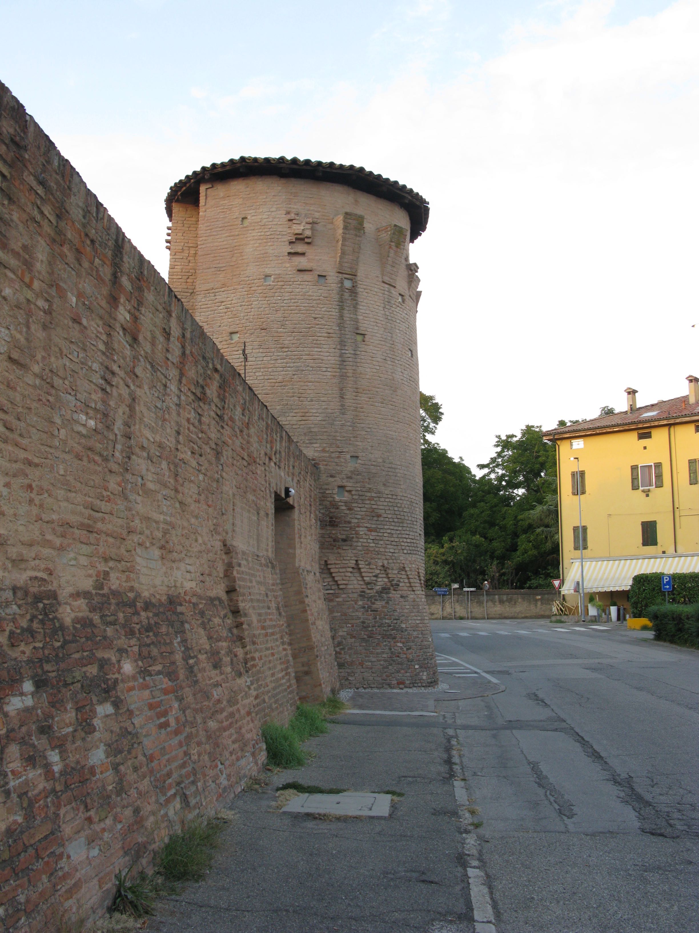 Torre Nord-Est e tratto di mura Nord (torre) - Budrio (BO) 