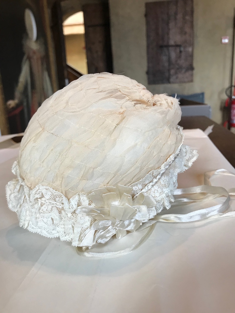 cuffietta da neonato - manifattura italiana (sec. XX)