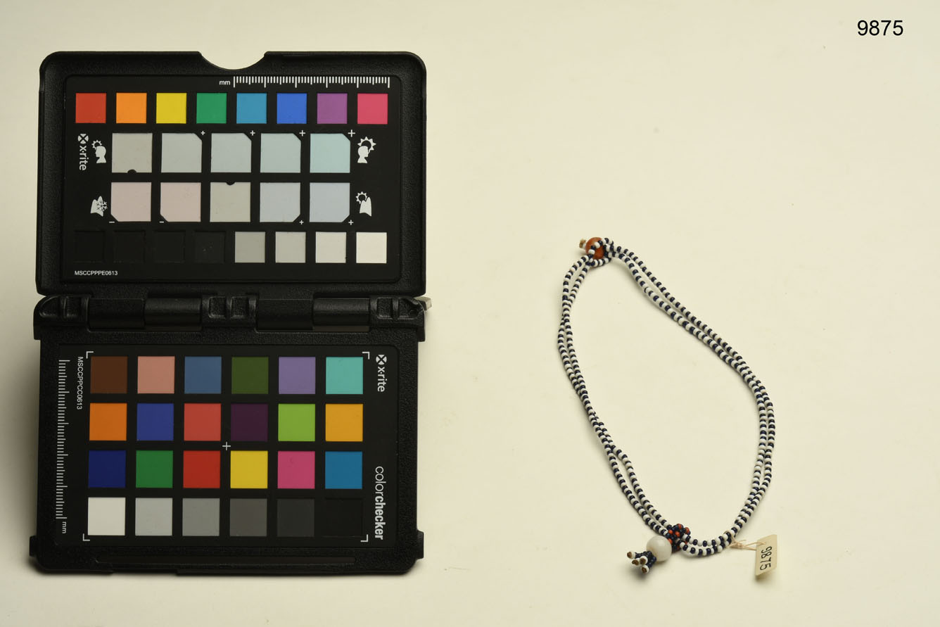 Collana, ABBIGLIAMENTO E ORNAMENTI DEL CORPO/ GIOIELLI E MONILI - cultura di Engano