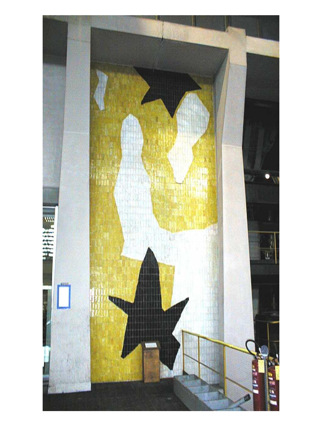 Scintilla e Combustione, scintille, lingue di fuoco (decorazione musiva parietale, pendant) di Deluigi, Mario (XX)