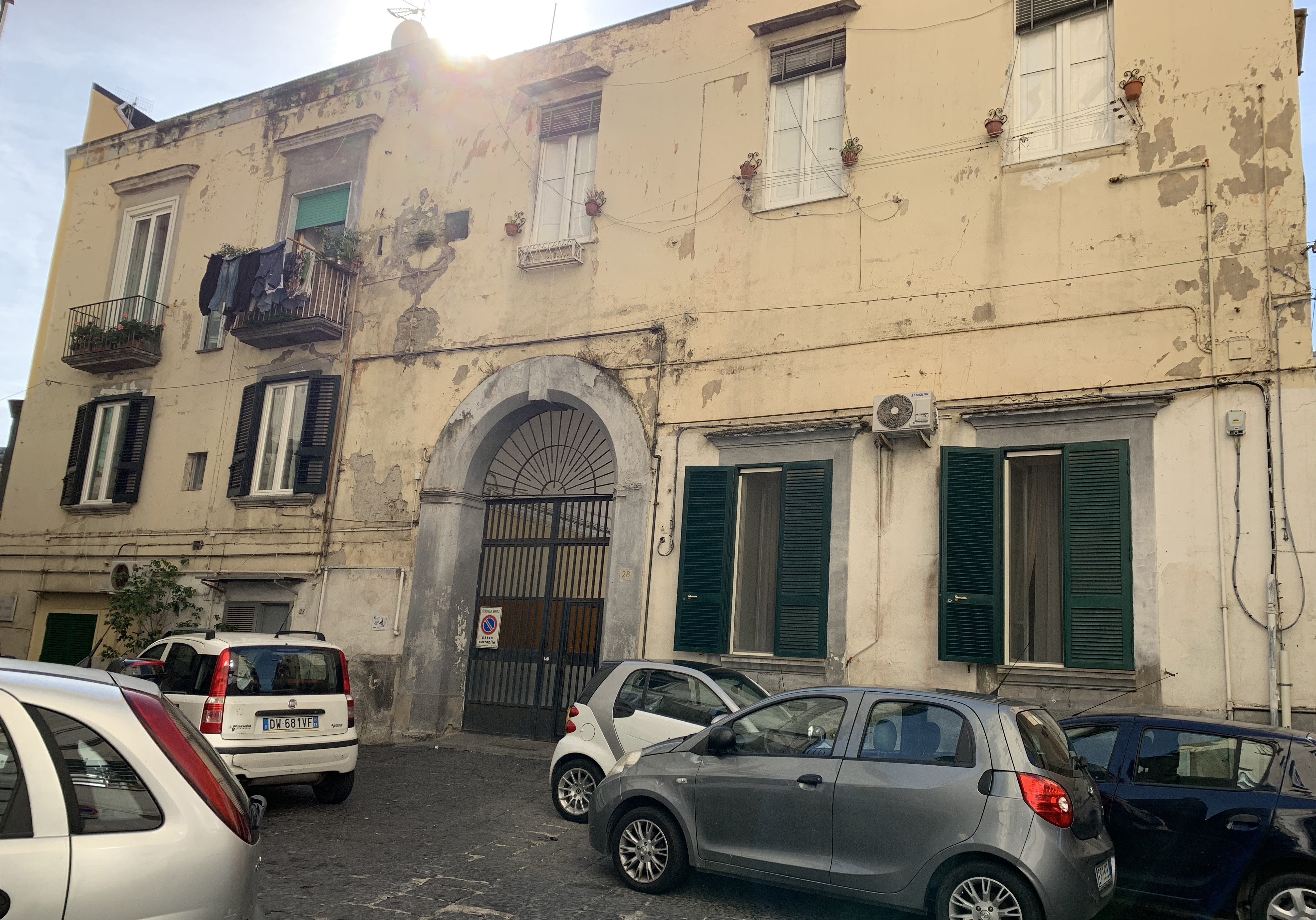 [Palazzo privato in via Salvatore Tommasi, 28] (palazzo, privato) - Napoli (NA)  (XVI, primo quarto; XVII, prima metà)