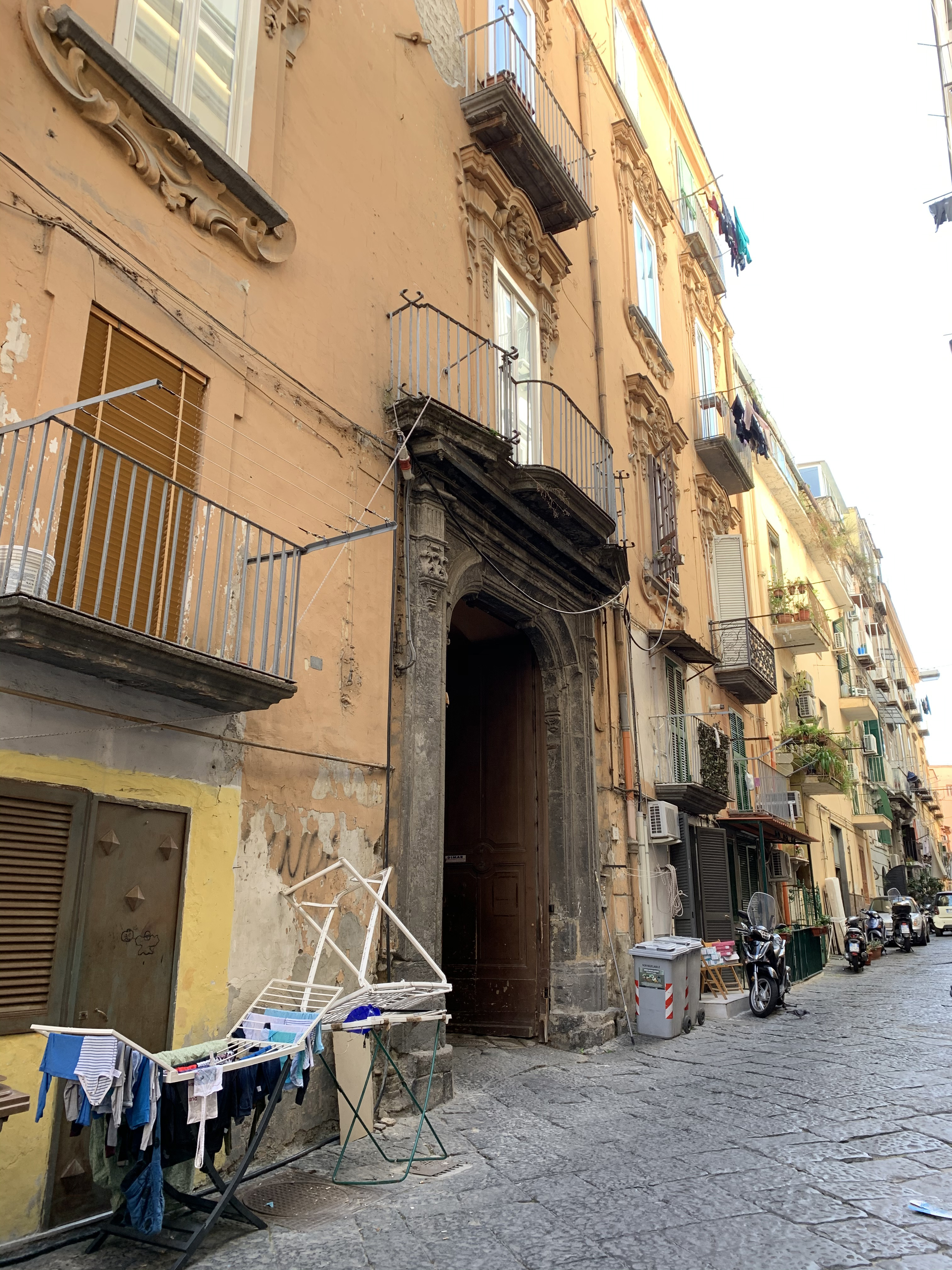 Palazzo Costantino (palazzo, privato) - Napoli (NA)  (XVI, primo quarto; XVII, prima metà)