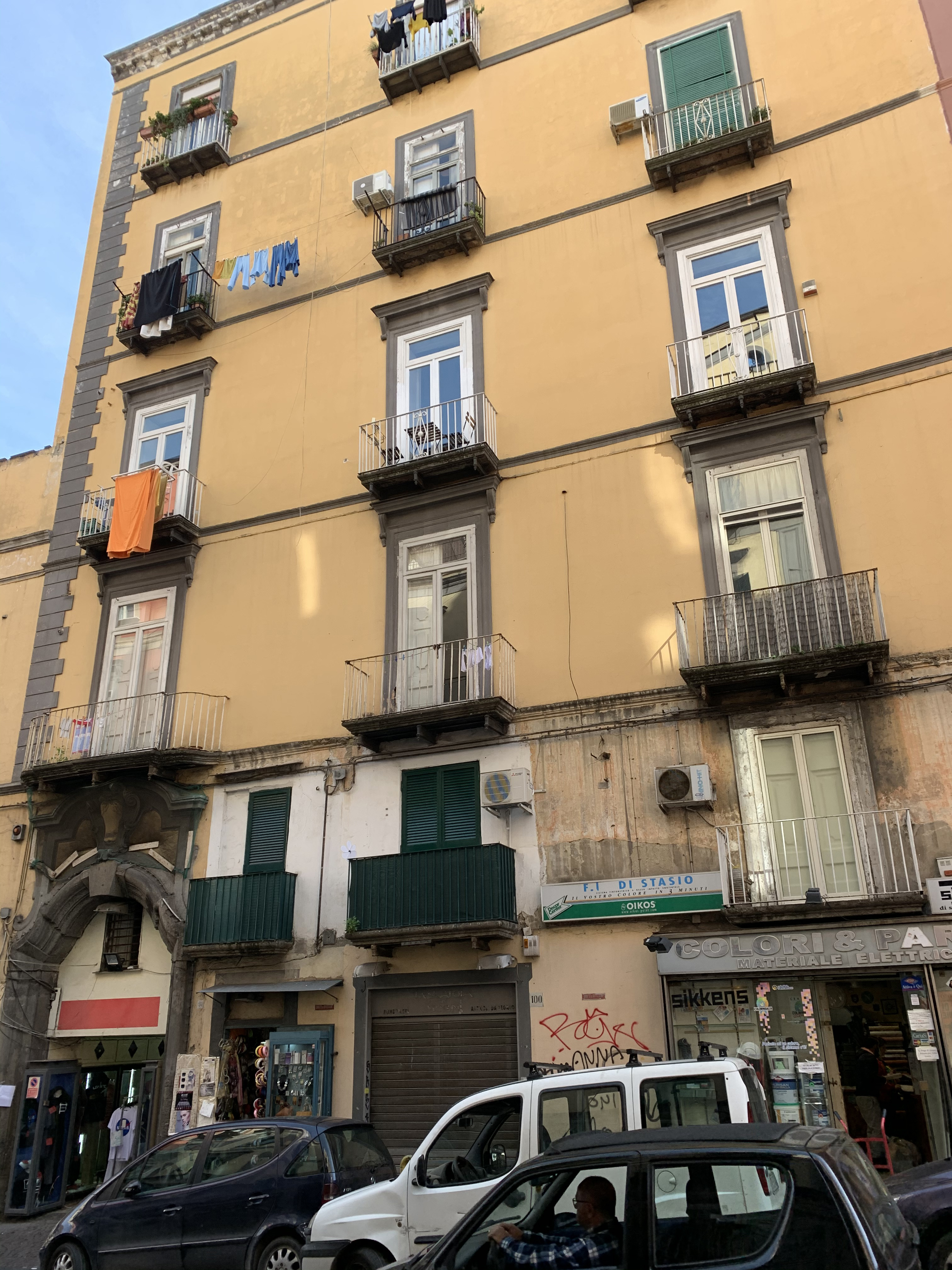 [Palazzo privato in via Salvator Rosa, 98] (palazzo) - Napoli (NA)  (XVIII; ; )
