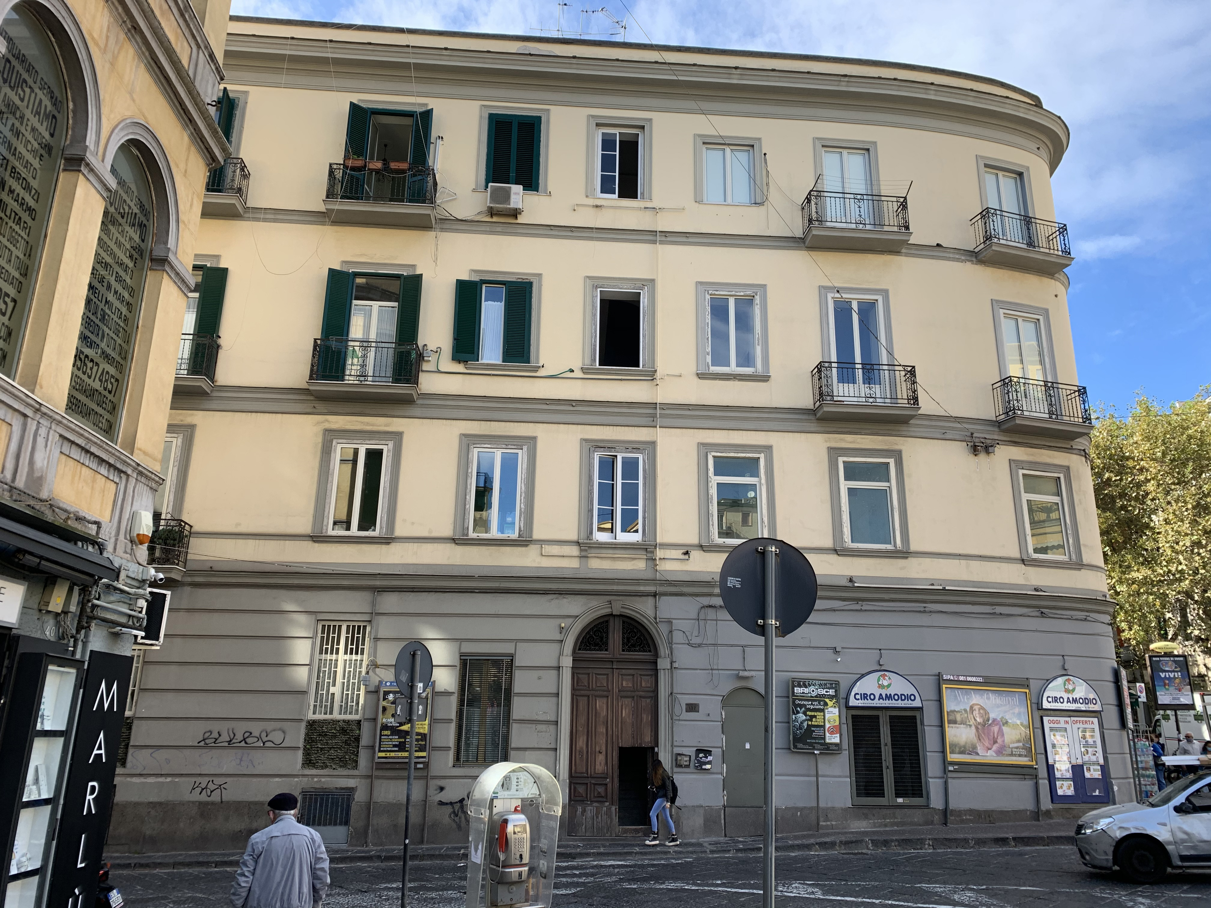 [Palazzo privato in via S. Gennaro ad Antiniano, 137] (palazzo, civico) - Napoli (NA)  (XX, prima metà)