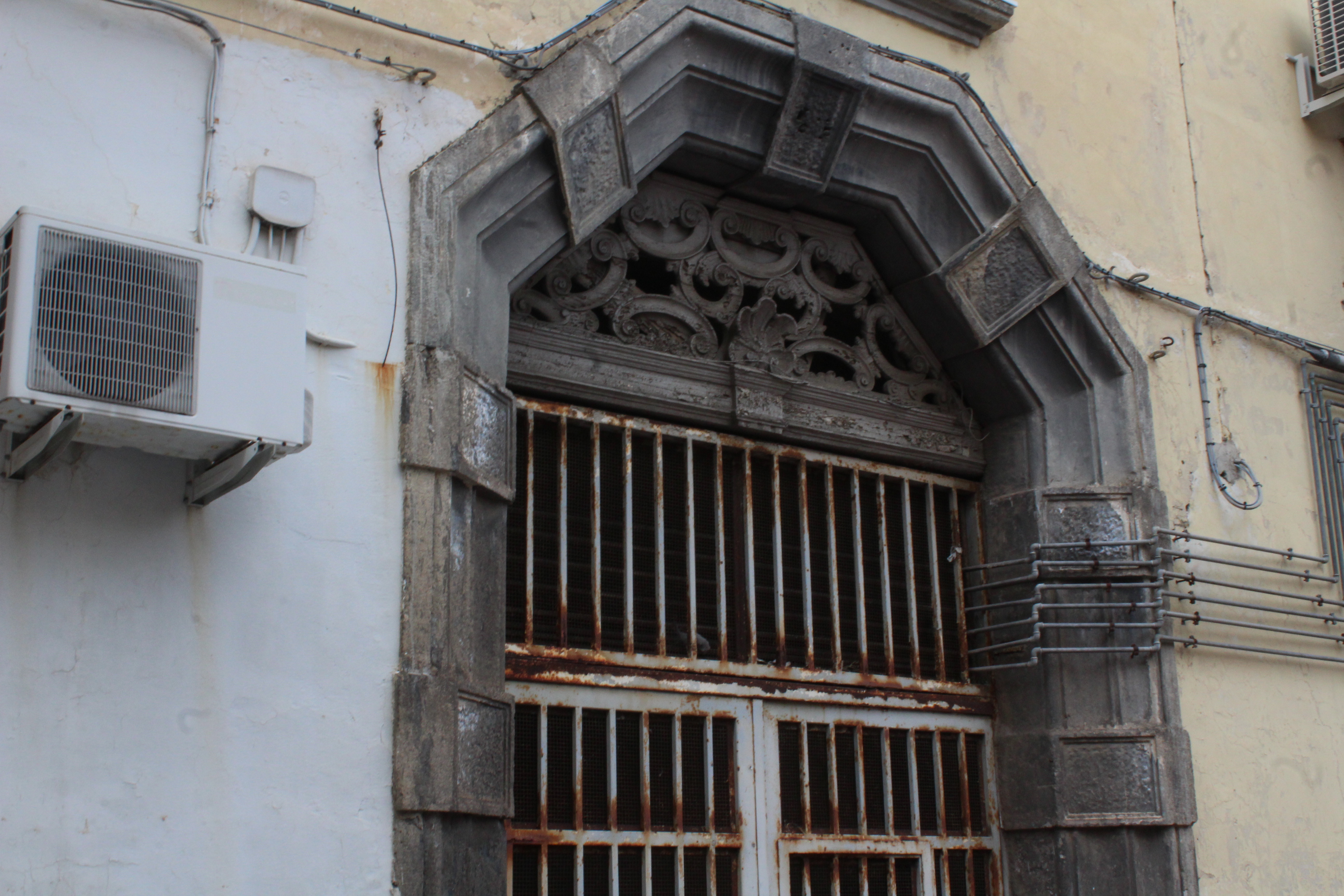 [Palazzo privato in Salita Stella 32] (palazzo, privato) - Napoli (NA) 