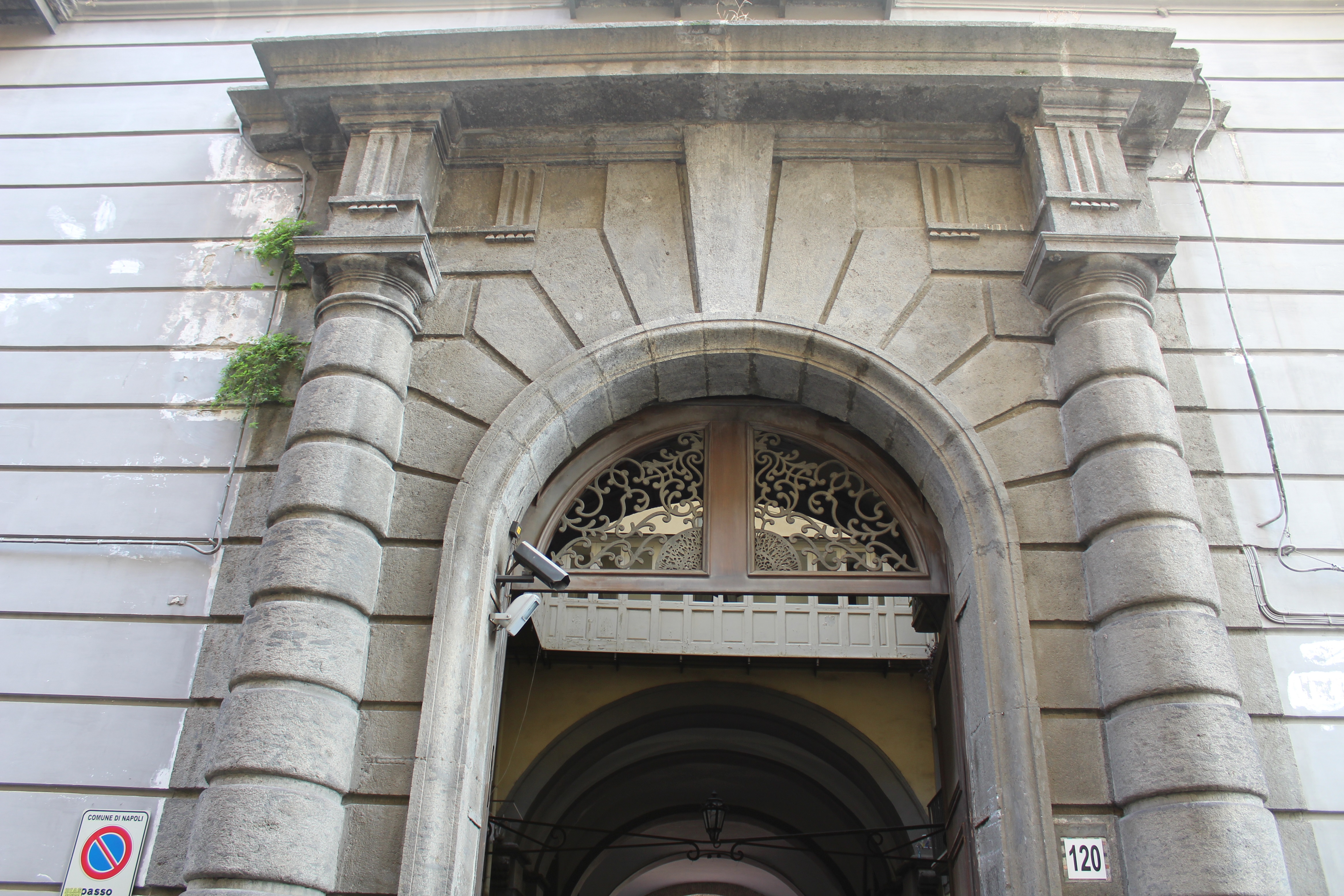 Palazzo dei principi di Sannicandro (palazzo, privato) - Napoli (NA) 