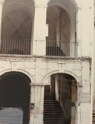 [Palazzo privato in via Gradini San Nicandro 21] (palazzo, privato) - Napoli (NA) 