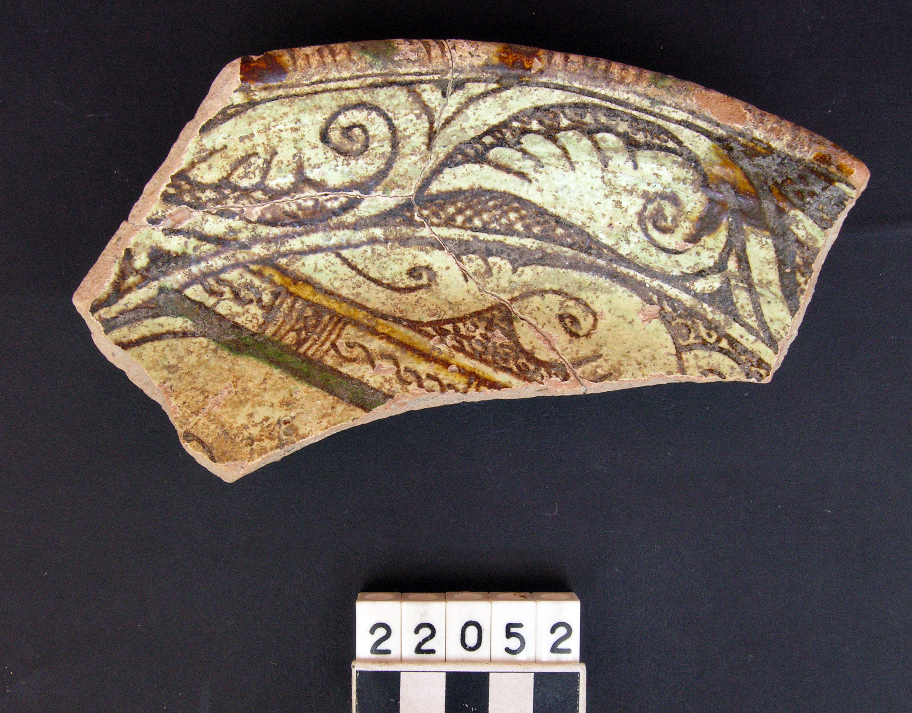 catino, ingobbiato invetriato policromo (inizio/ metà SECOLI/ ARCHI DI SECOLI/ XIII-XIV)