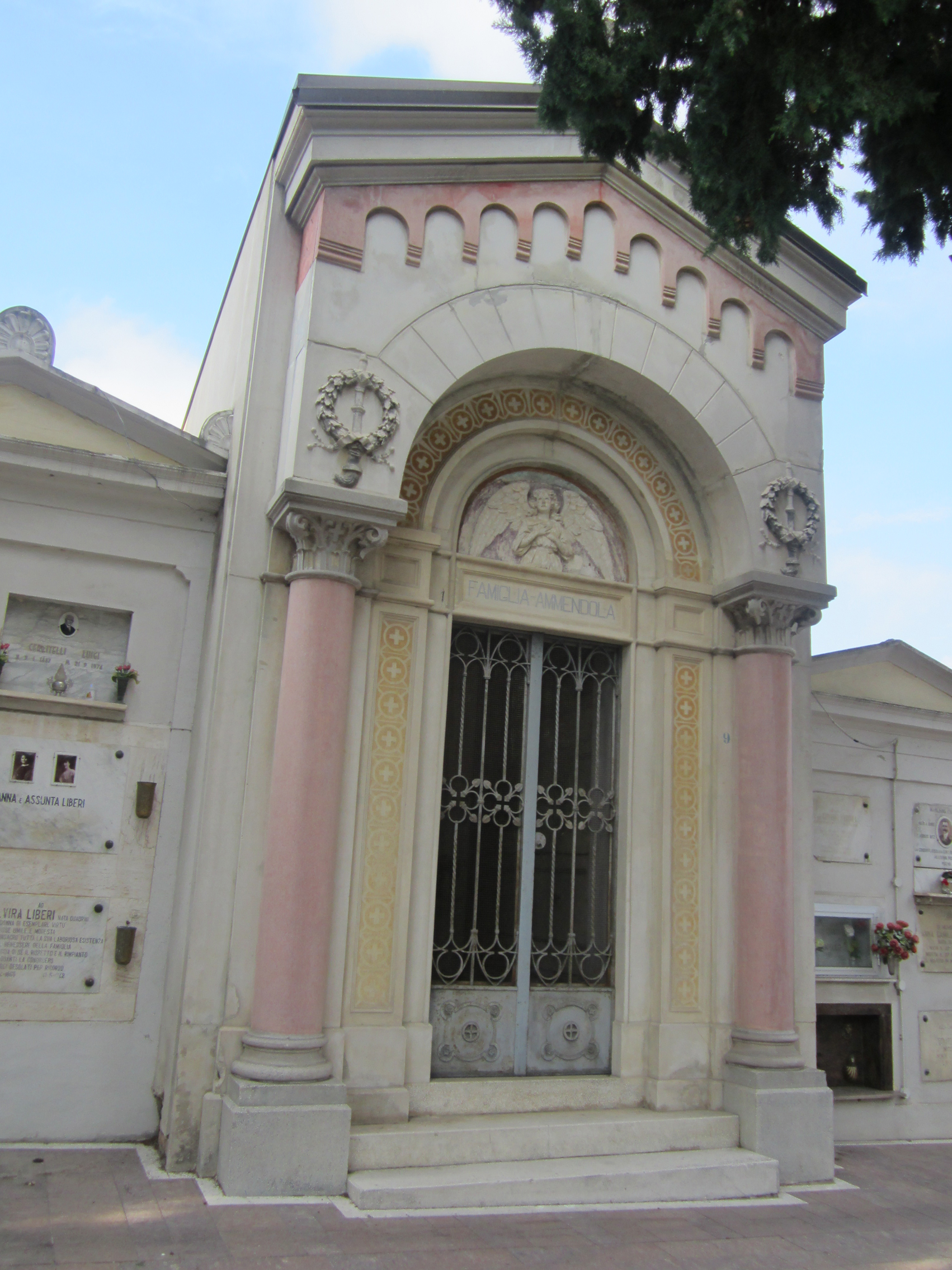 Cappella cimiteriale FAMIGLIA AMMENDOLA (cimitero, monumentale) - Chieti (CH) 