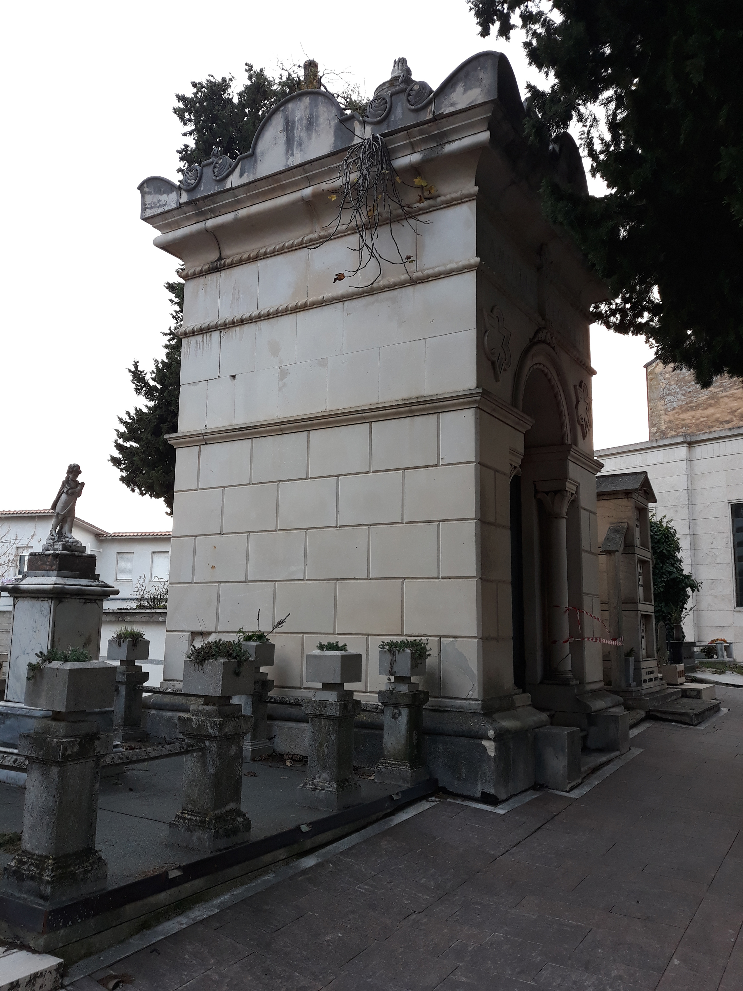 Cappella cimiteriale FAMIGLIA LEONELLI (cimitero, monumentale) - Chieti (CH) 