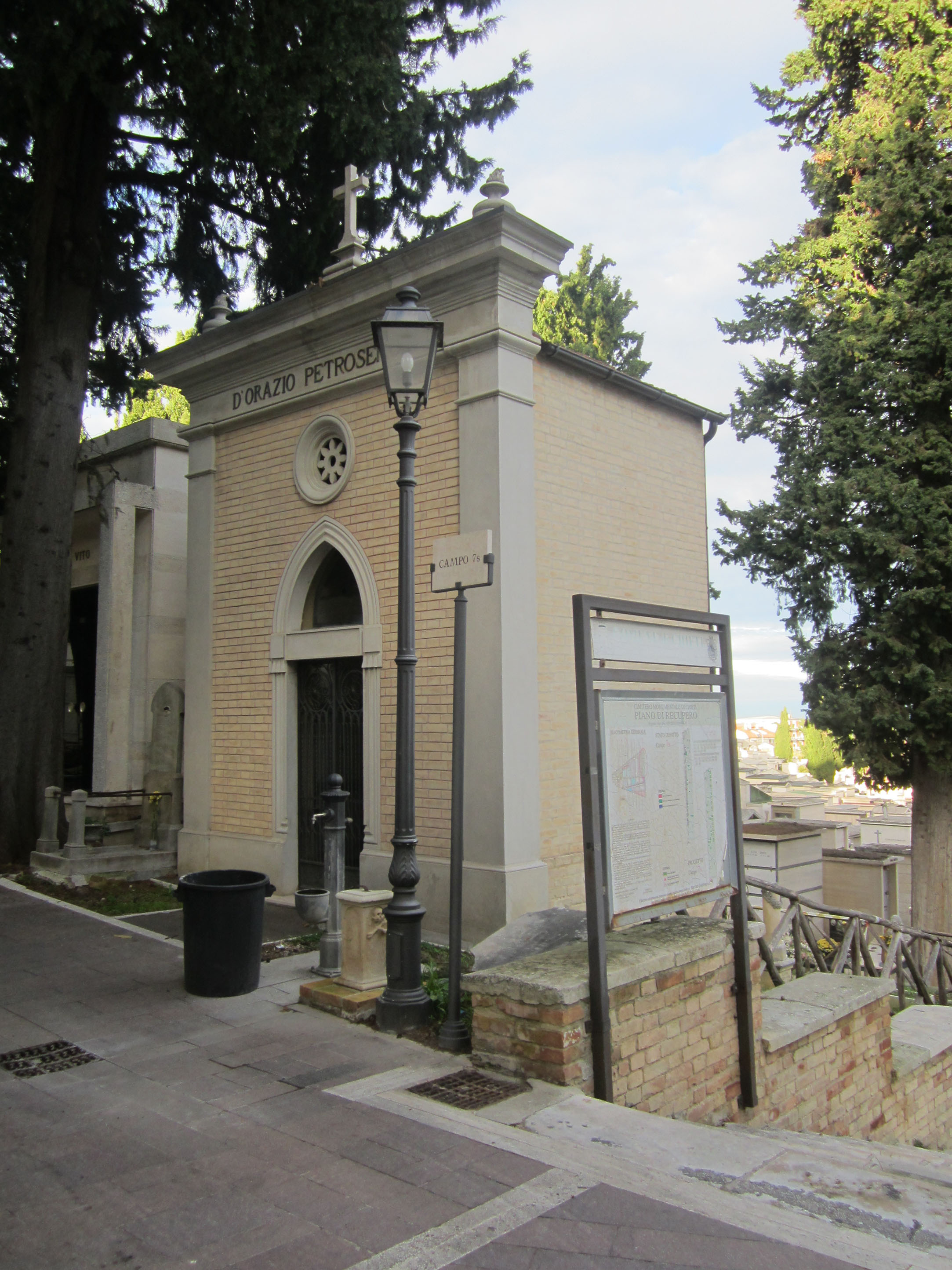 Cappella cimiteriale D’ORAZIO PETROSEMOLO (cimitero, monumentale) - Chieti (CH) 