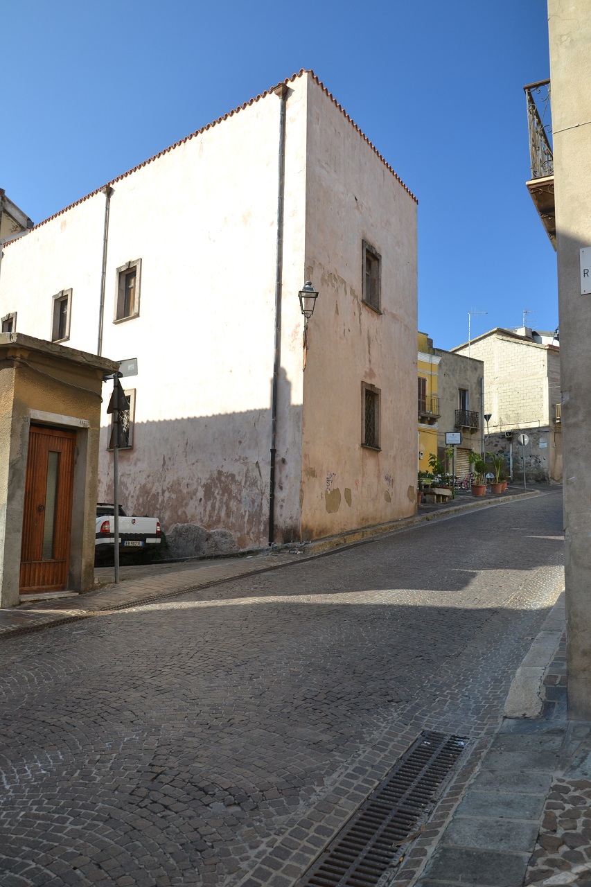 Palazzo del Capitolo poi ex Pretura (magazzino, comunale) - Sant'Antioco (SU) 