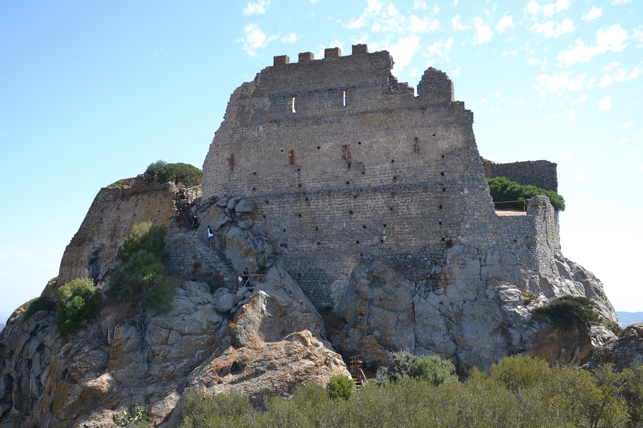 Castello di acquafredda (castello, fortificato)